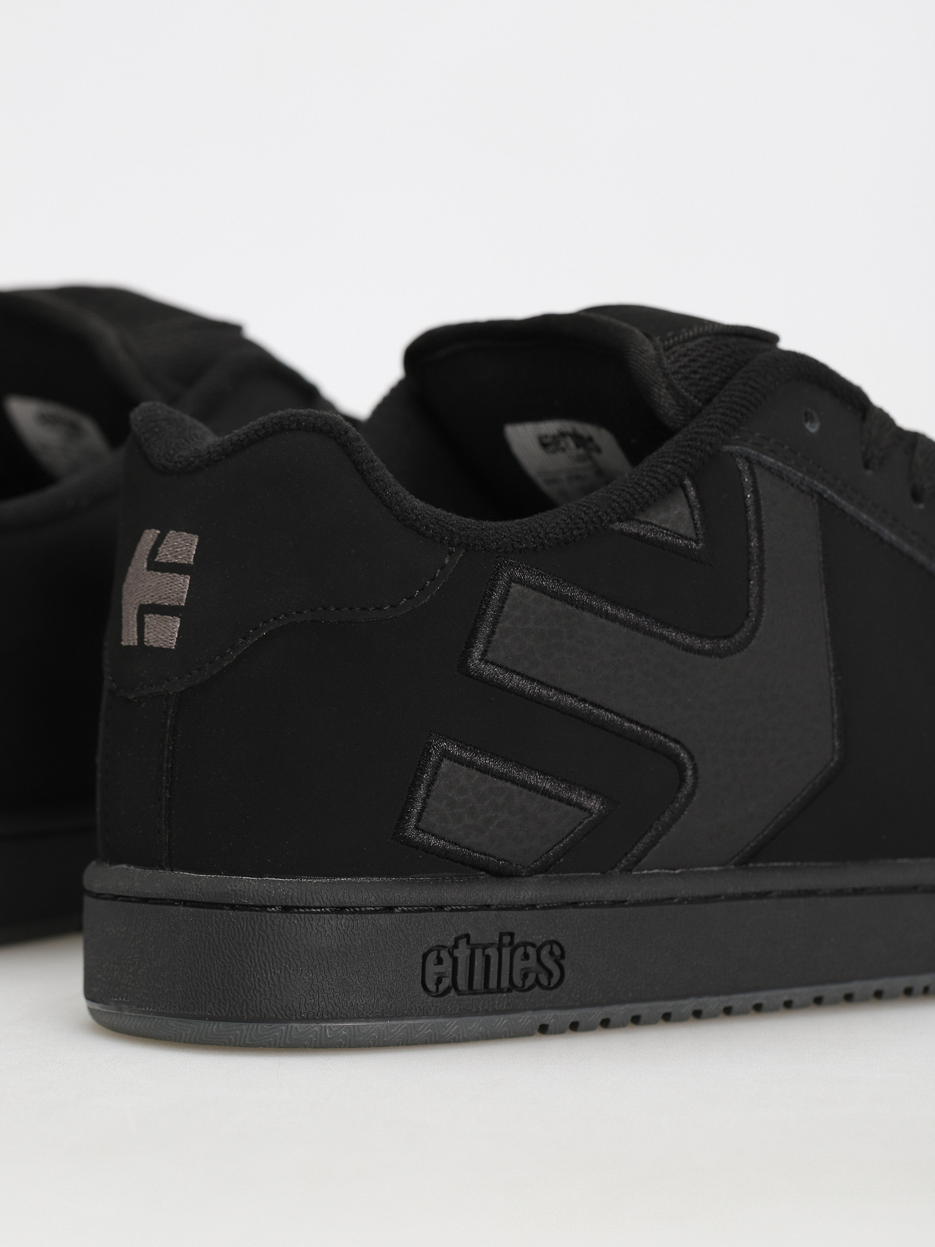 Etnies Fader Shoes (black dirty wash)
