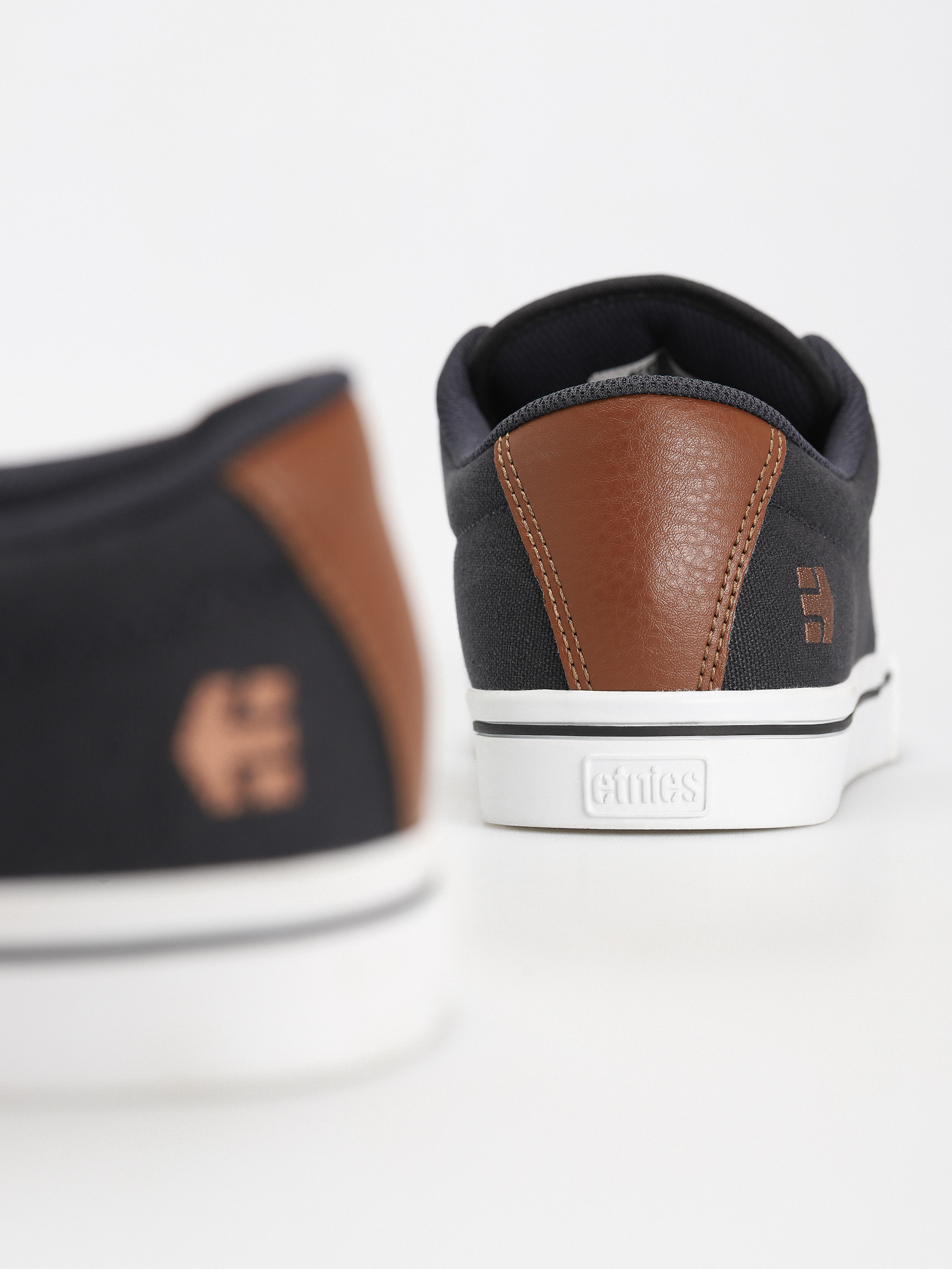 Etnies Jameson 2 Eco Shoes (navy/tan/white)