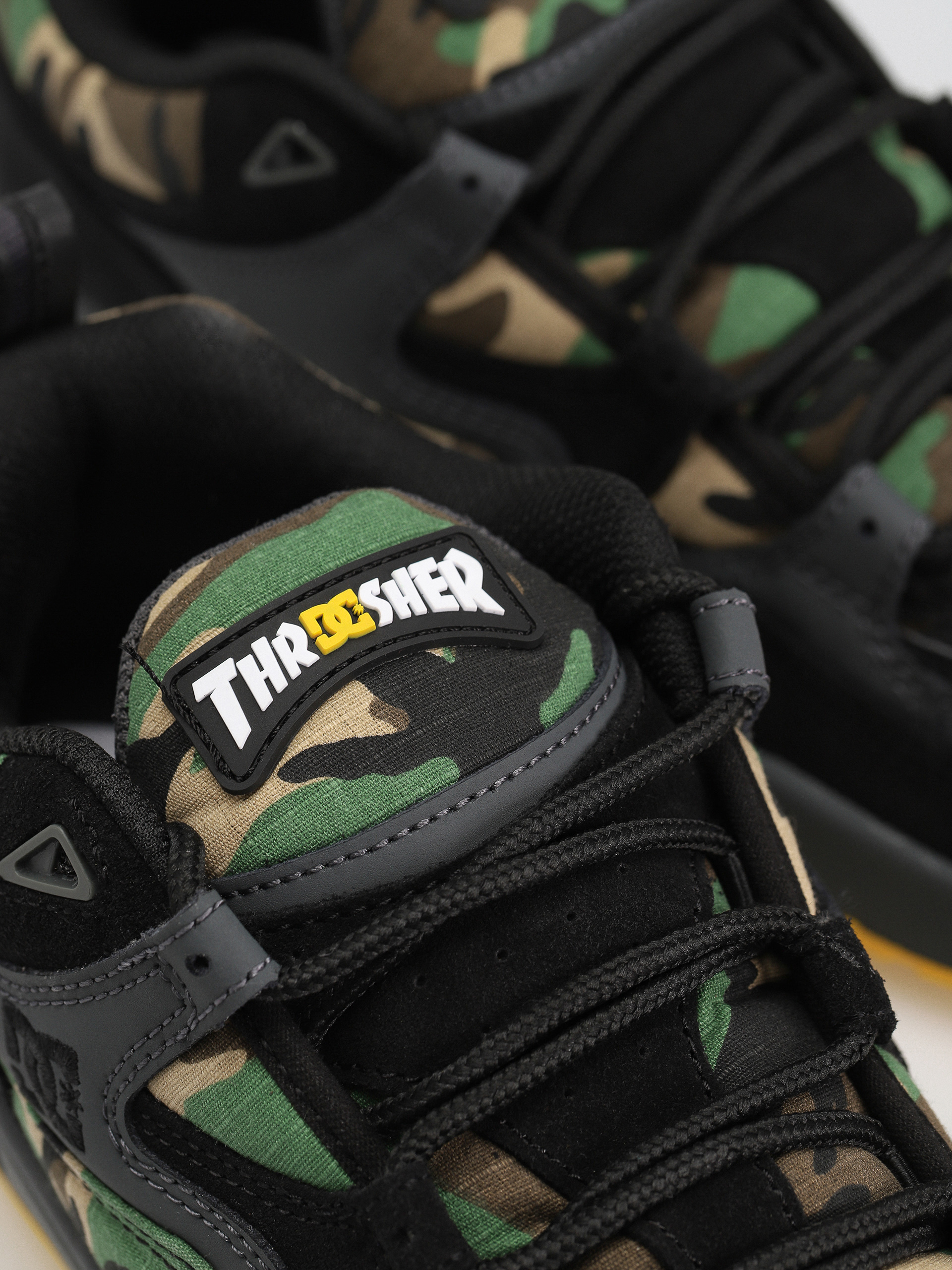 DC X Thrasher Truth Shoes (black/camo)