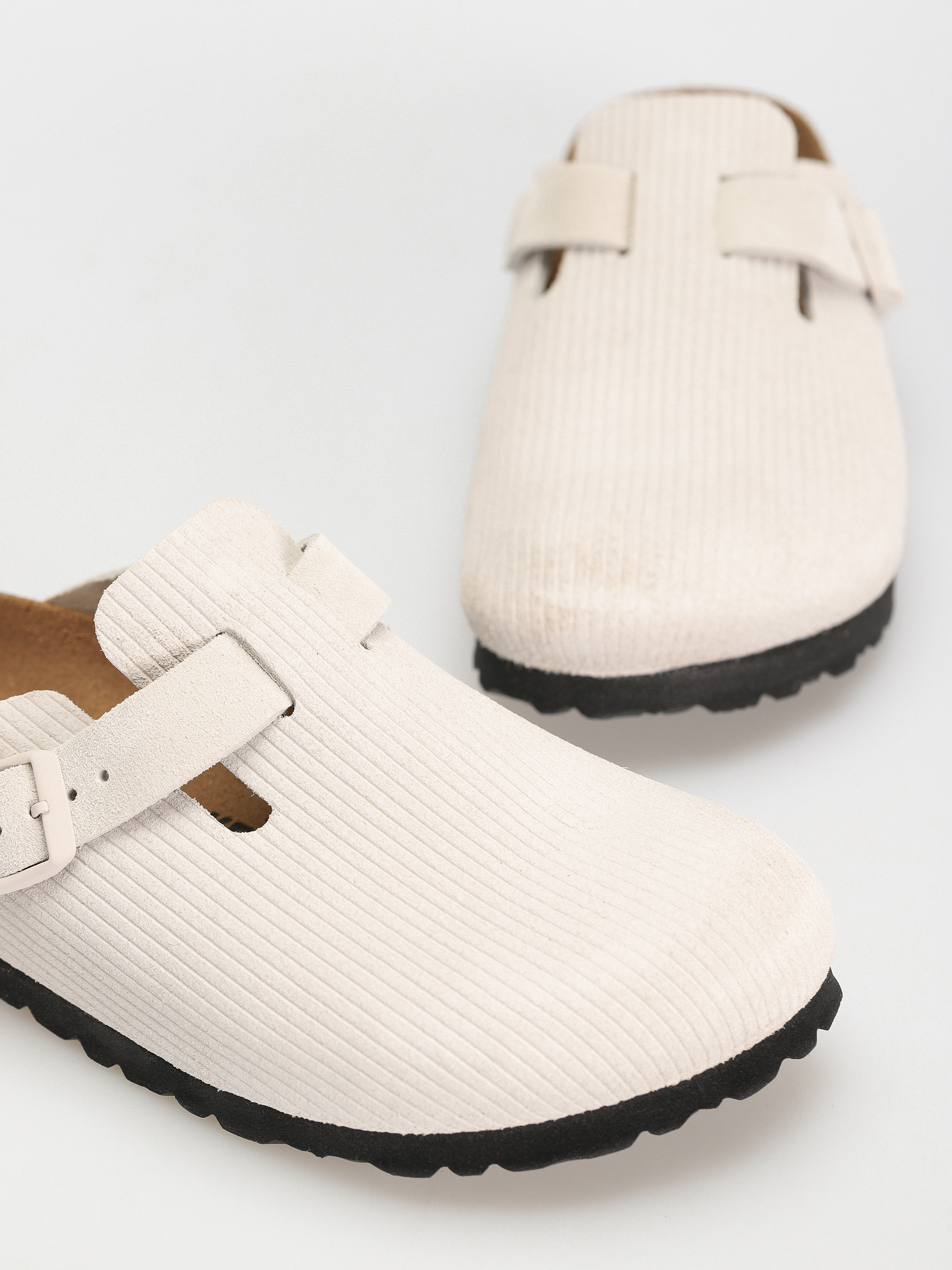 Birkenstock Boston Suede Embossed Narrow Sandalen Wmn (corduroy antique white)