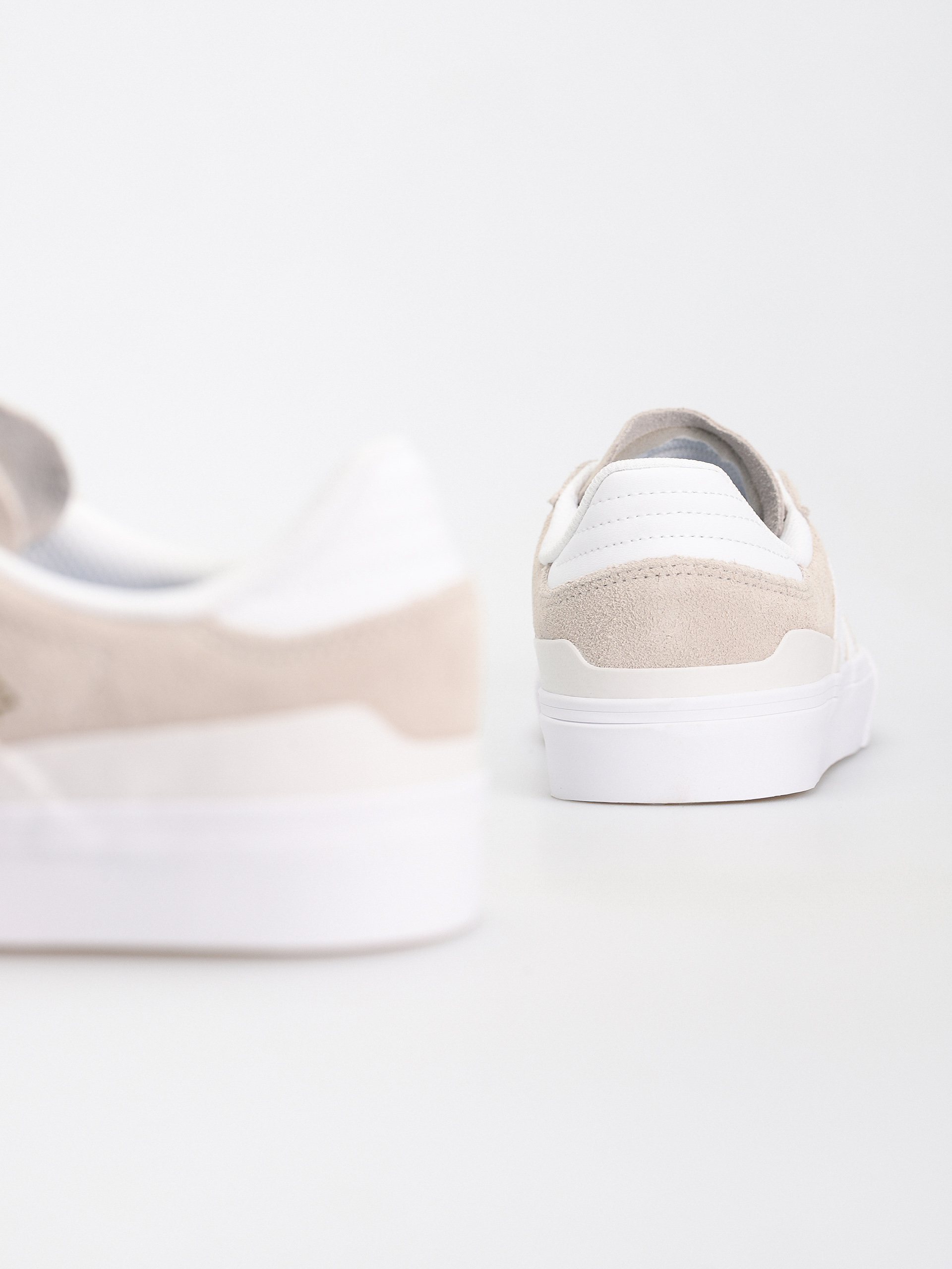 adidas Busenitz Vulc II Shoes (crywht/ftwwht/goldmt)