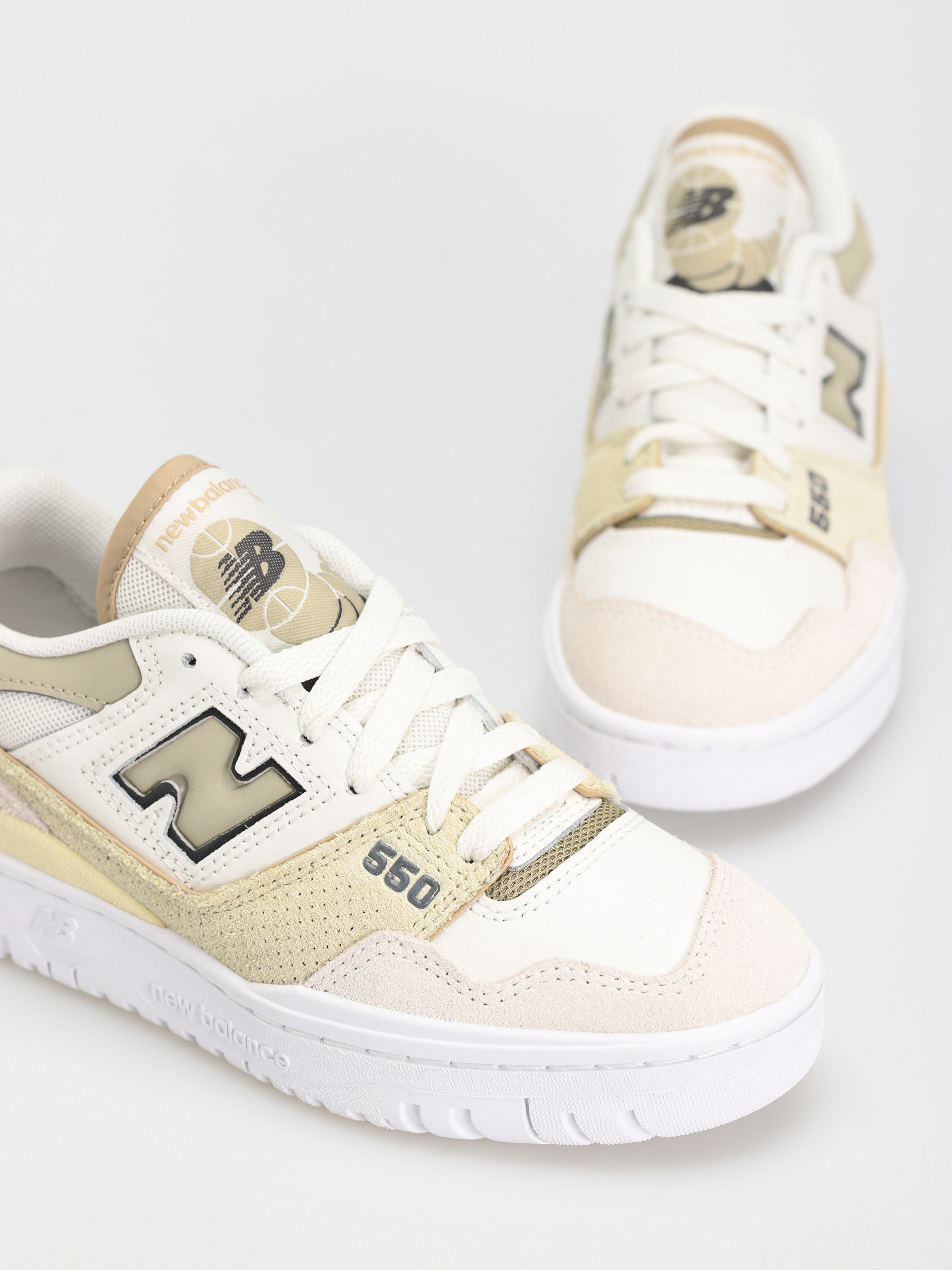 New Balance 550 Shoes Wmn (sea salt)