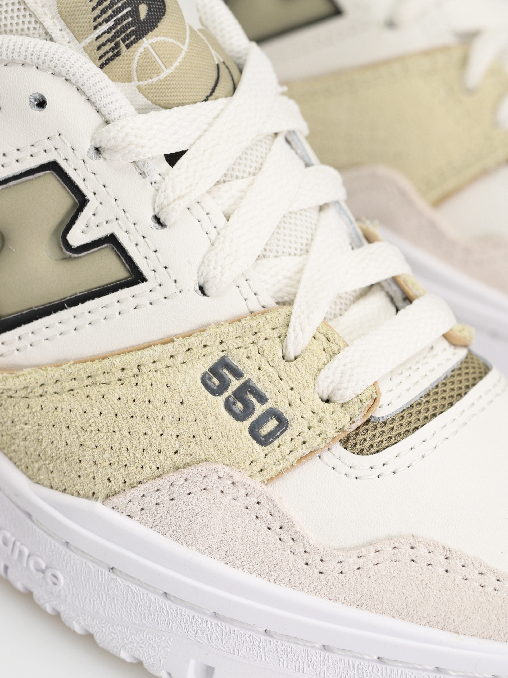 New Balance 550 Shoes Wmn (sea salt)