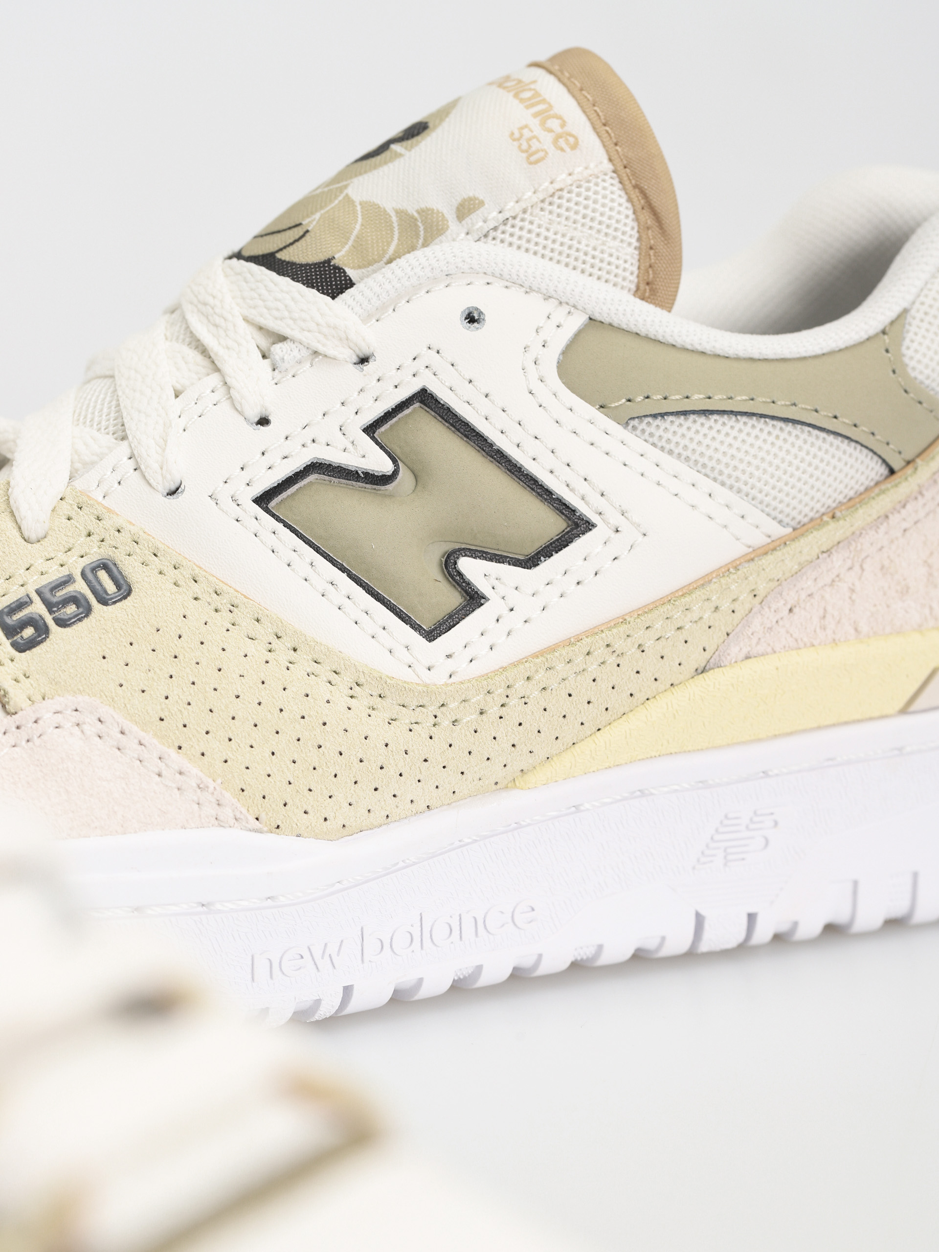 New Balance 550 Shoes Wmn (sea salt)