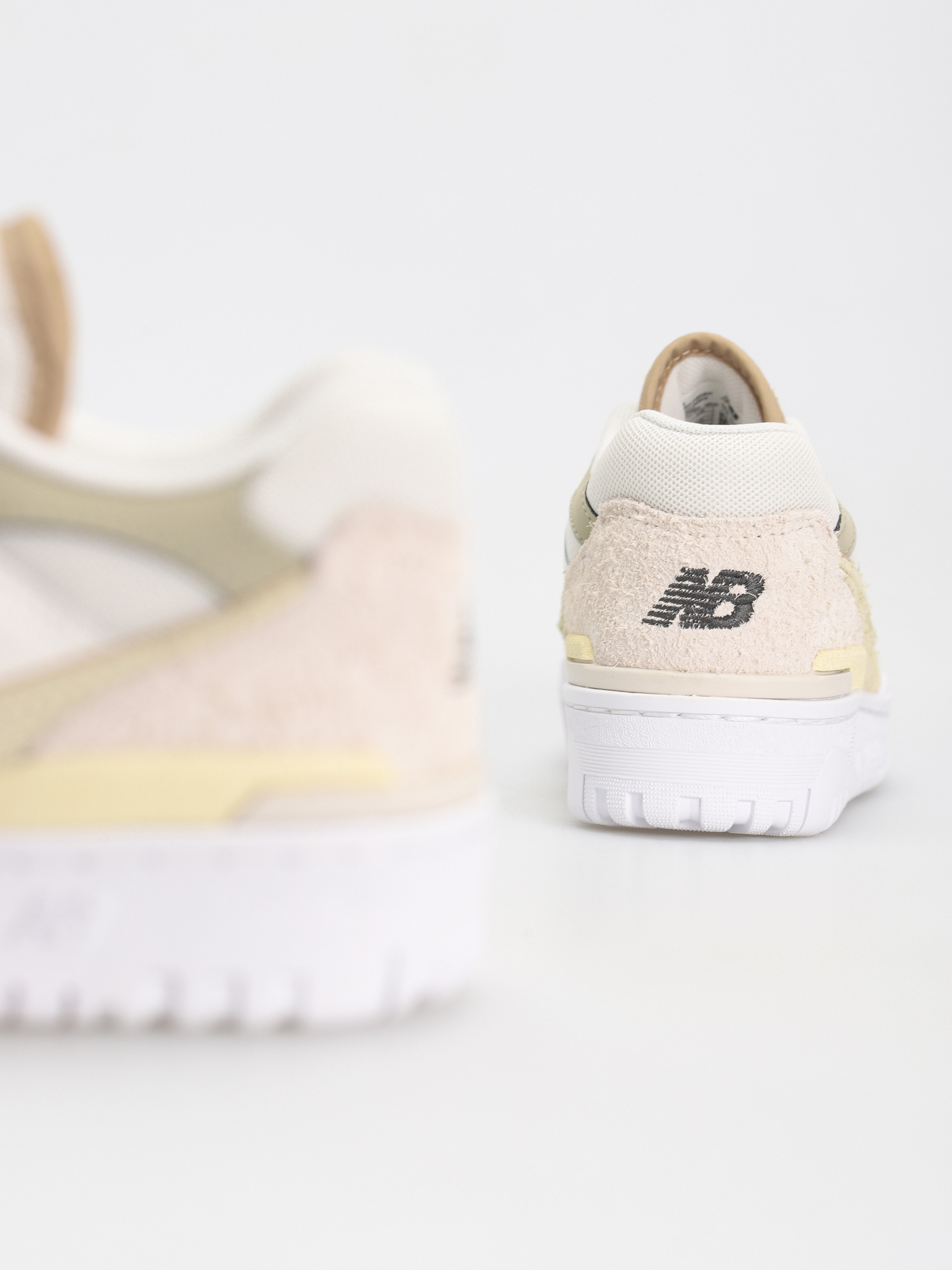 New Balance 550 Shoes Wmn (sea salt)