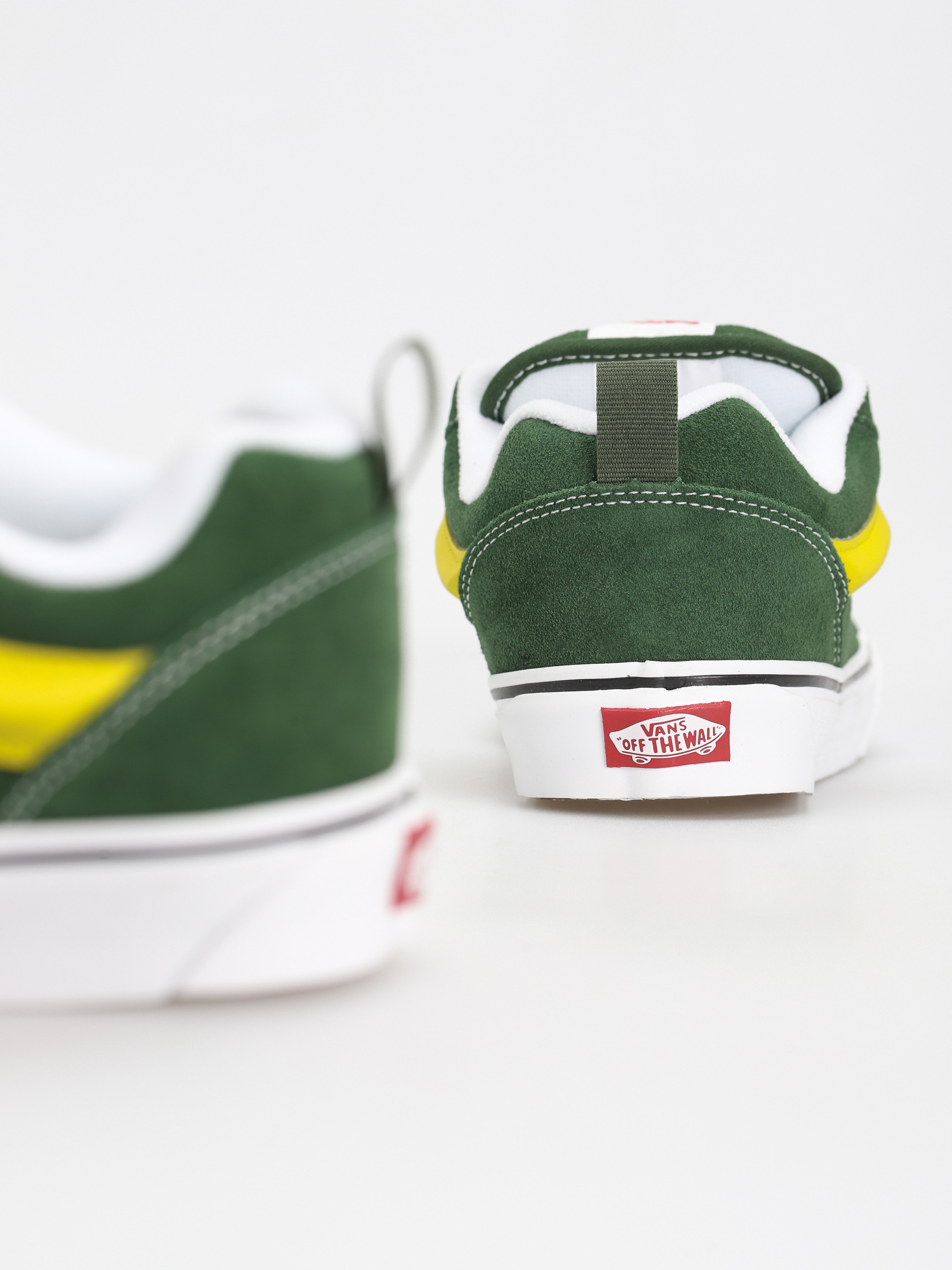 Vans Knu Skool Shoes (green/true white)