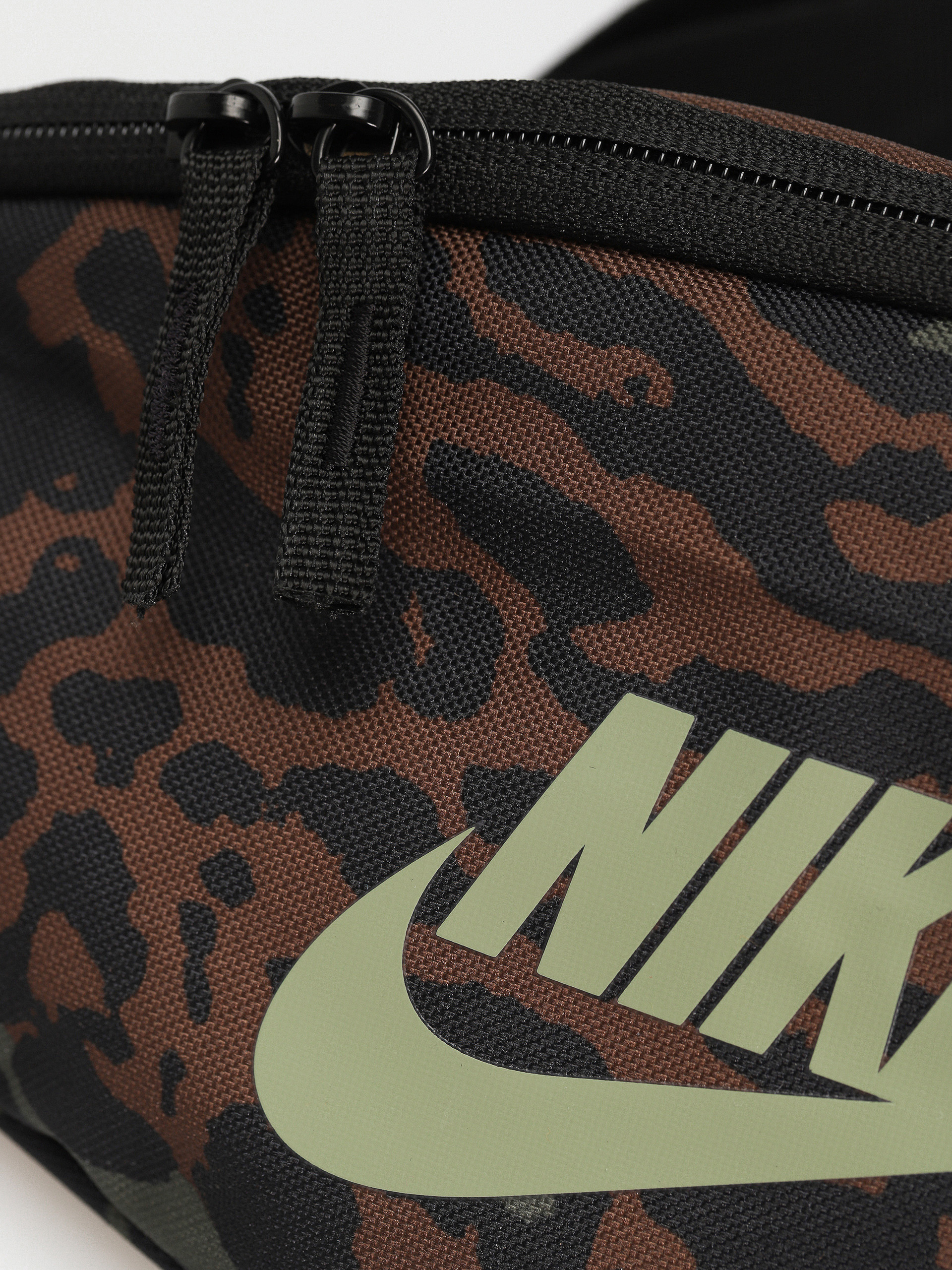 Nike SB Heritage Bum bag (black/black/oil green)