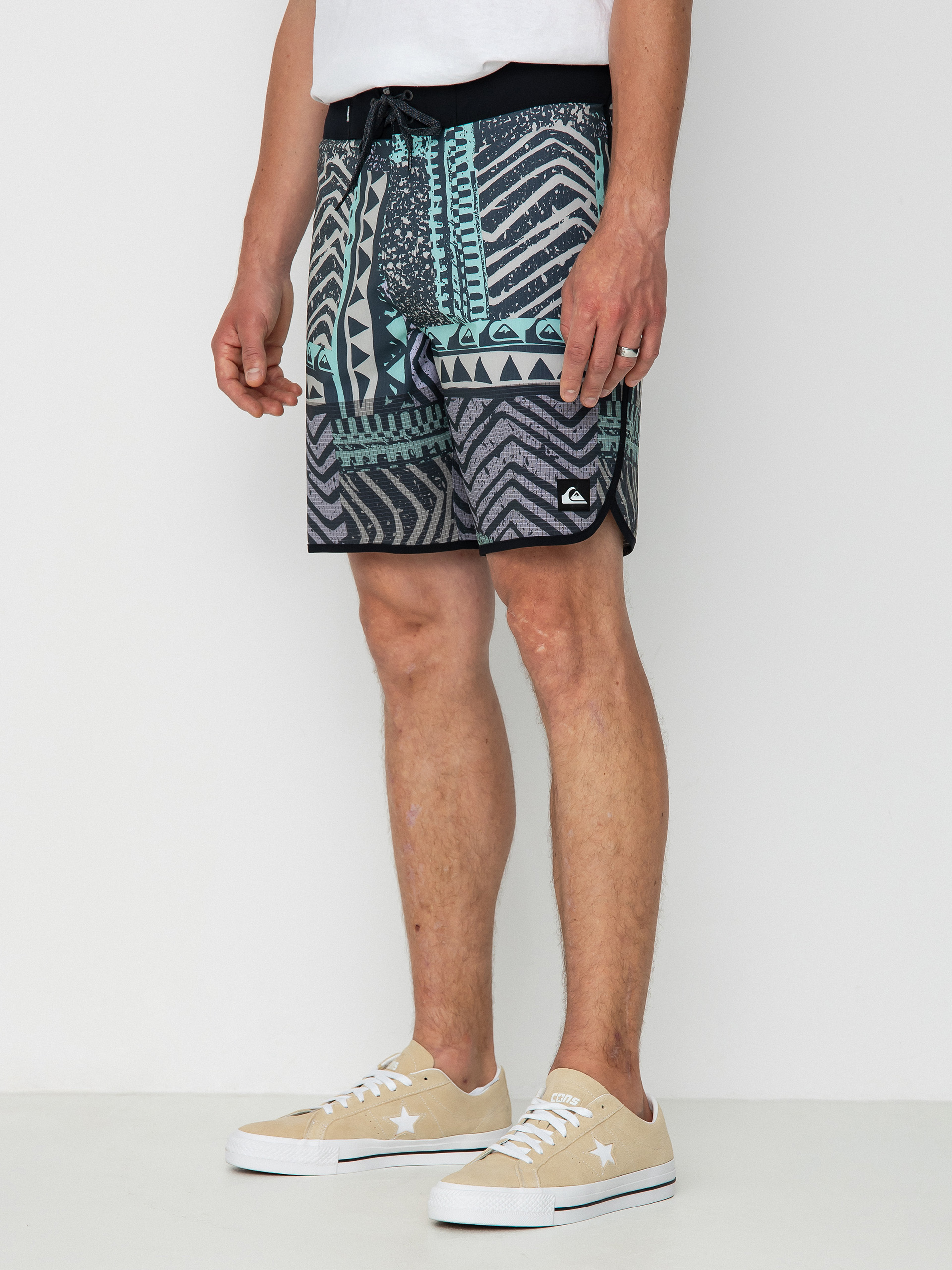 Quiksilver best sale scallop boardshorts