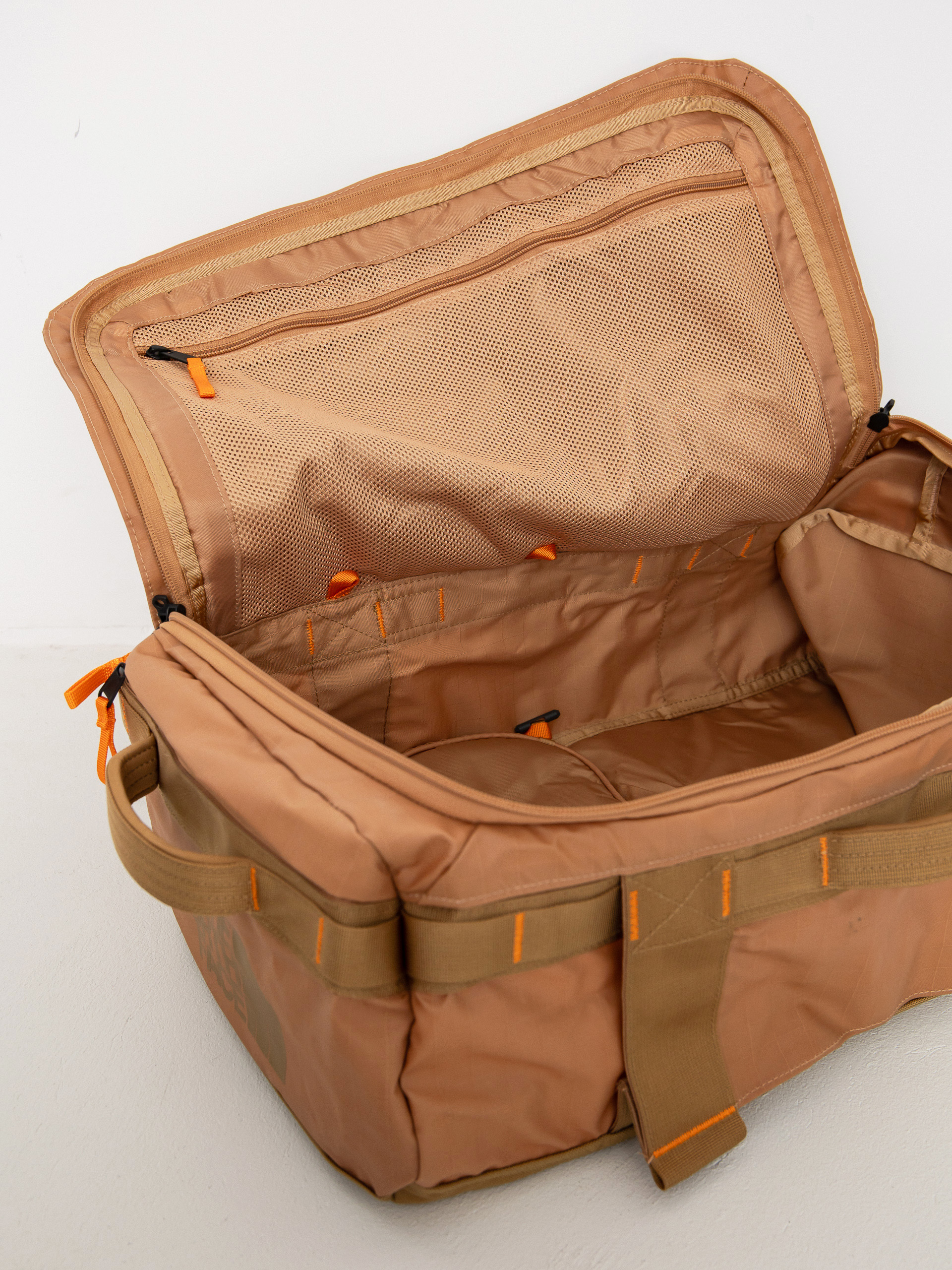 The North Face Base Camp Voyager Duffel 32L Bag (almondbuttr/ultybn/mdrn)