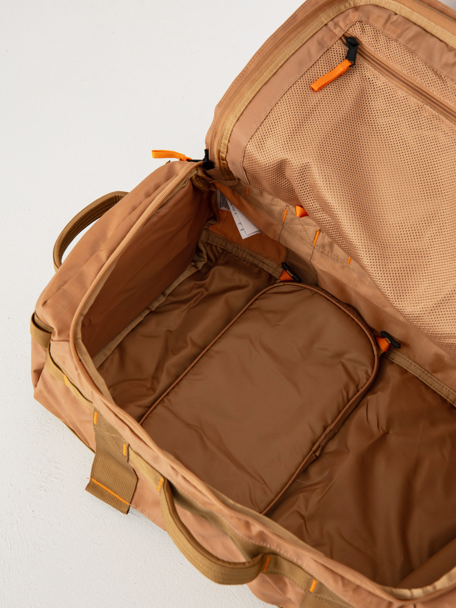 The North Face Base Camp Voyager Duffel 32L Bag (almondbuttr/ultybn/mdrn)