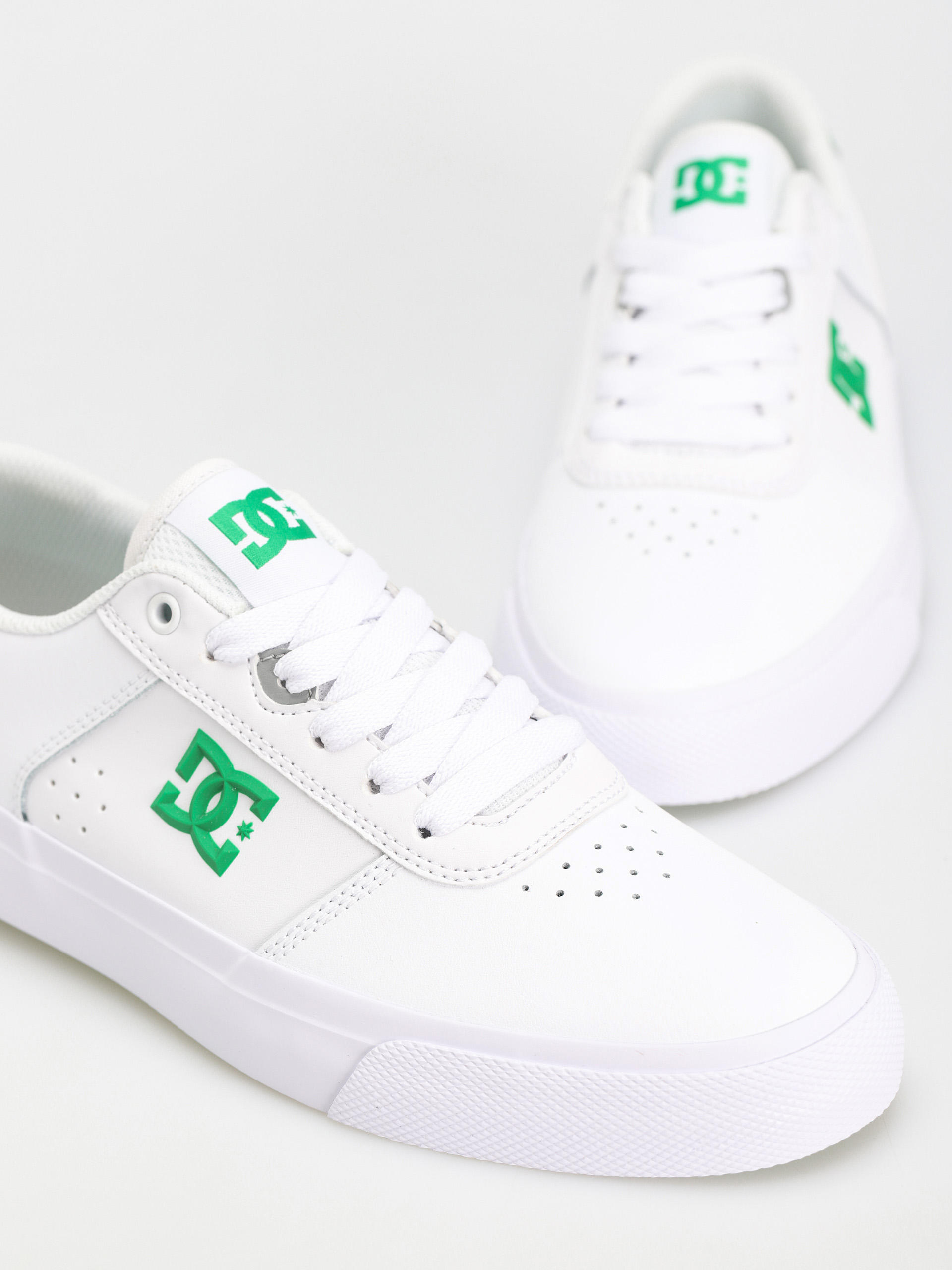 DC Teknic Shoes (white/green)