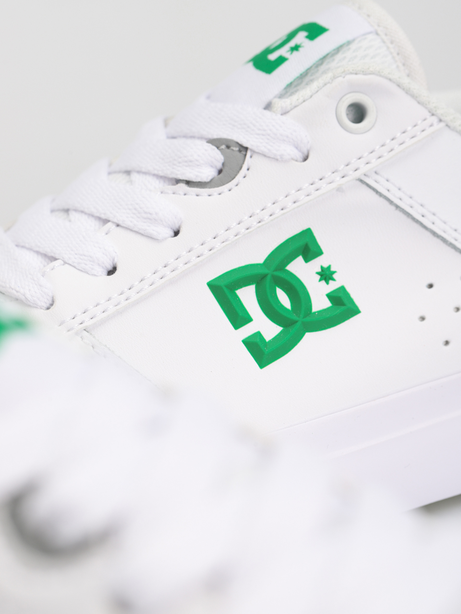 DC Teknic Shoes (white/green)