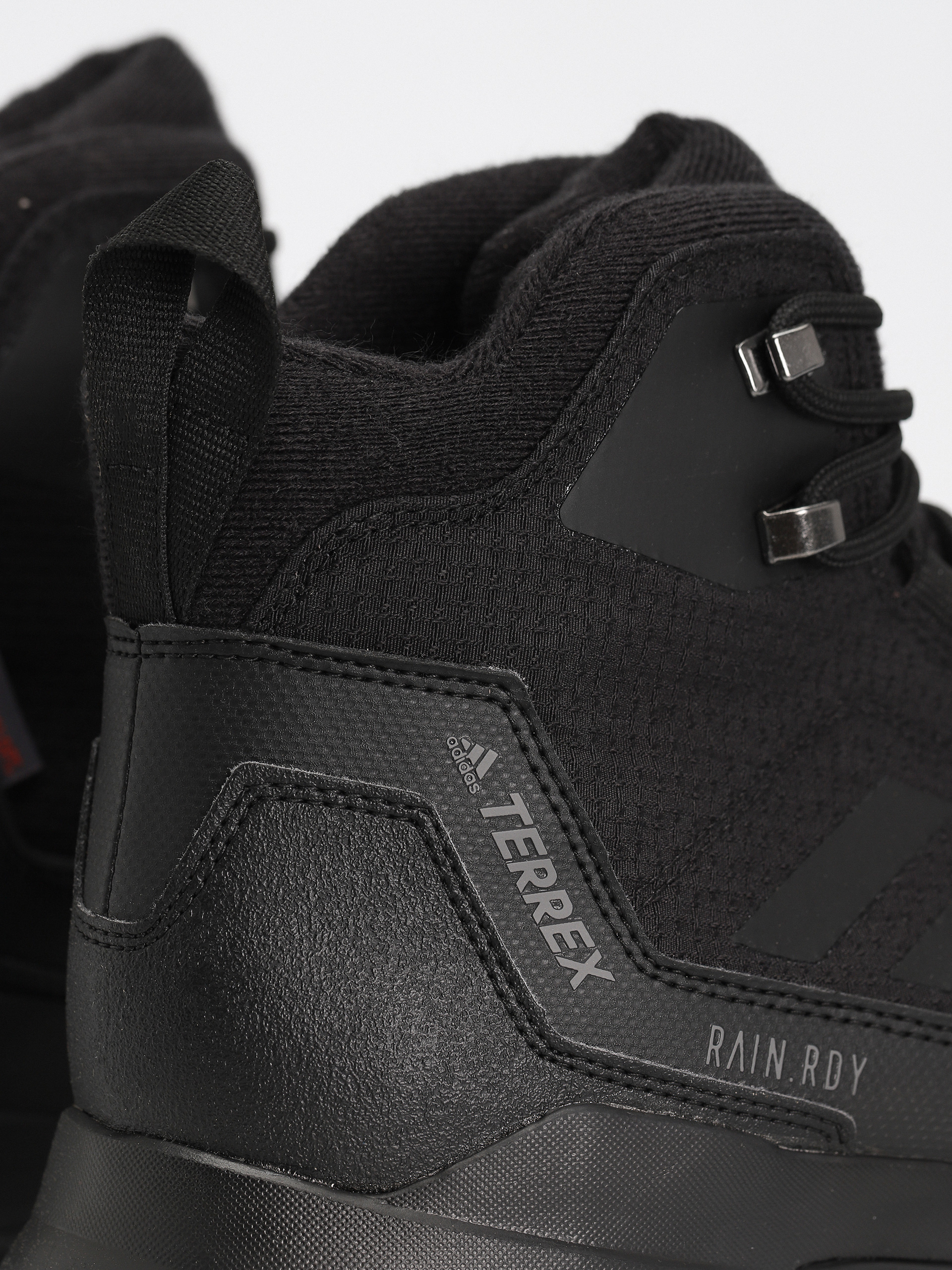 adidas Originals Frozetrack Shoes (cblack/cblack/grefou)