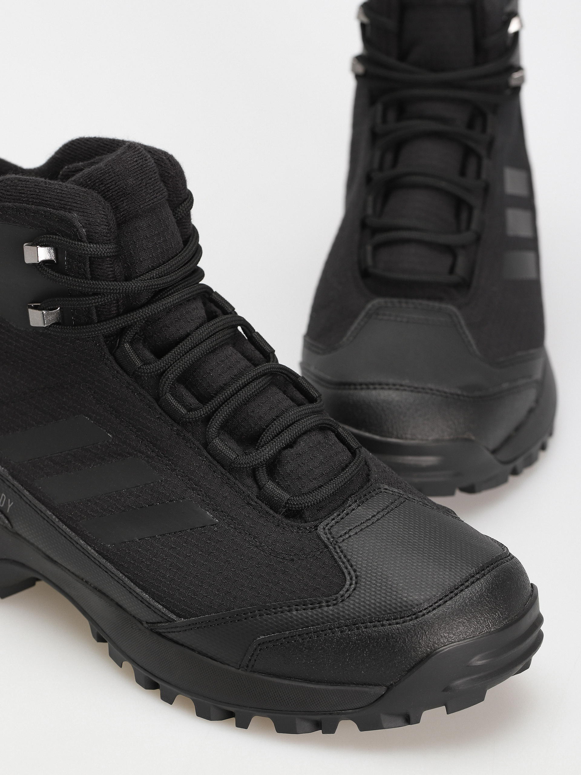adidas Originals Frozetrack Shoes (cblack/cblack/grefou)