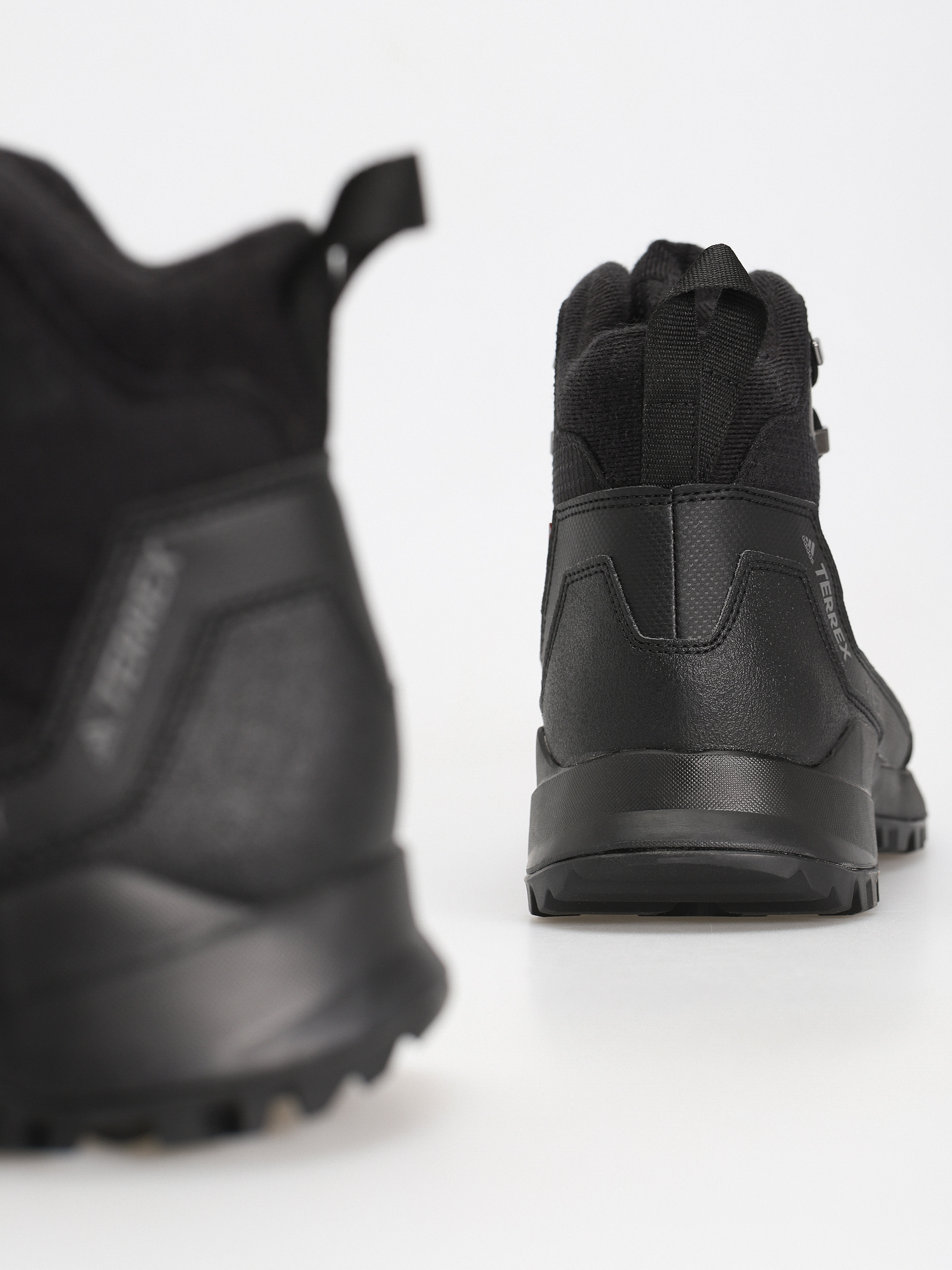 adidas Originals Frozetrack Shoes (cblack/cblack/grefou)