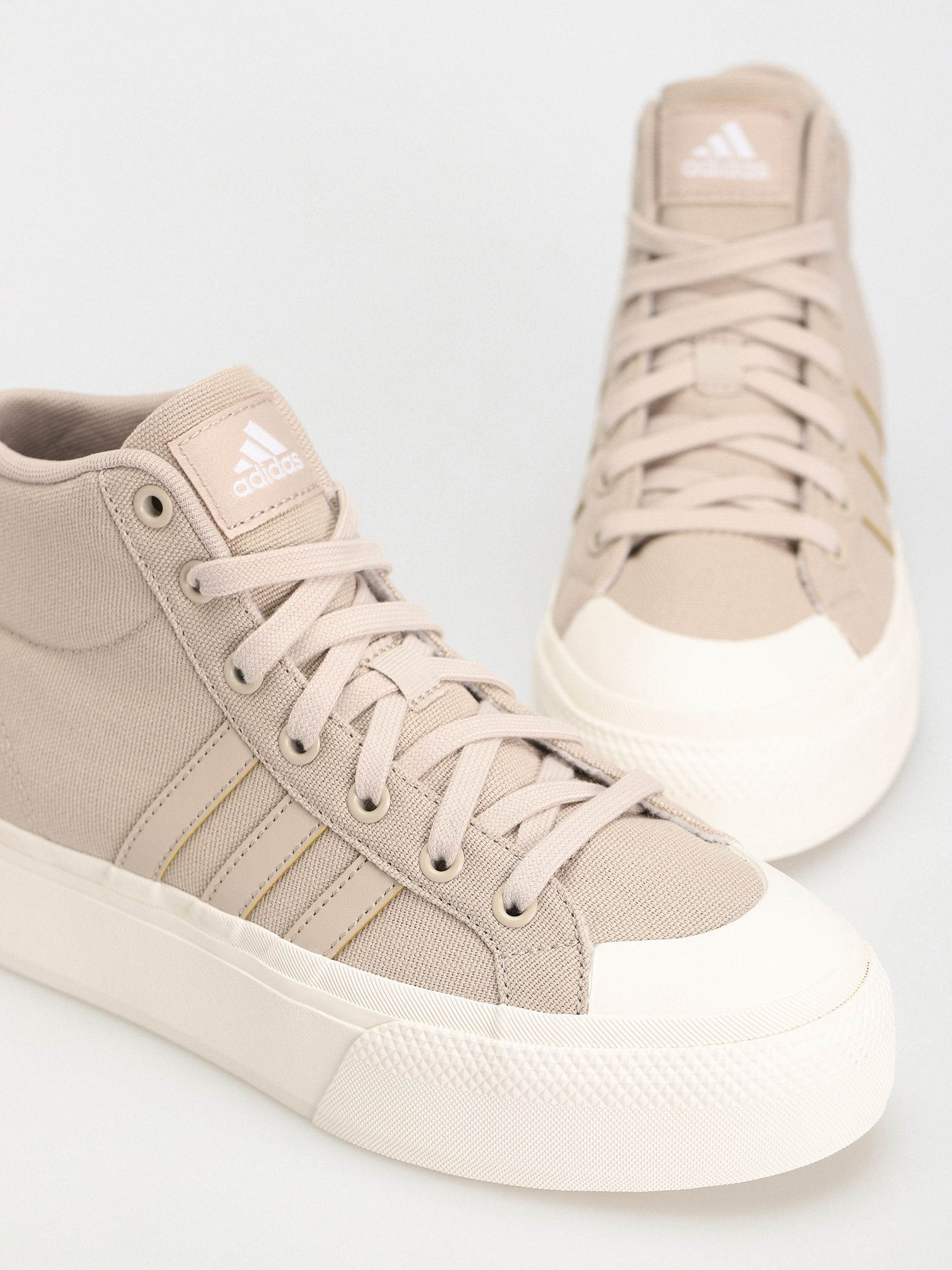 adidas Originals Bravada 2.0 Mid Platform Shoes Wmn (wonbei/wonbei/owhite)