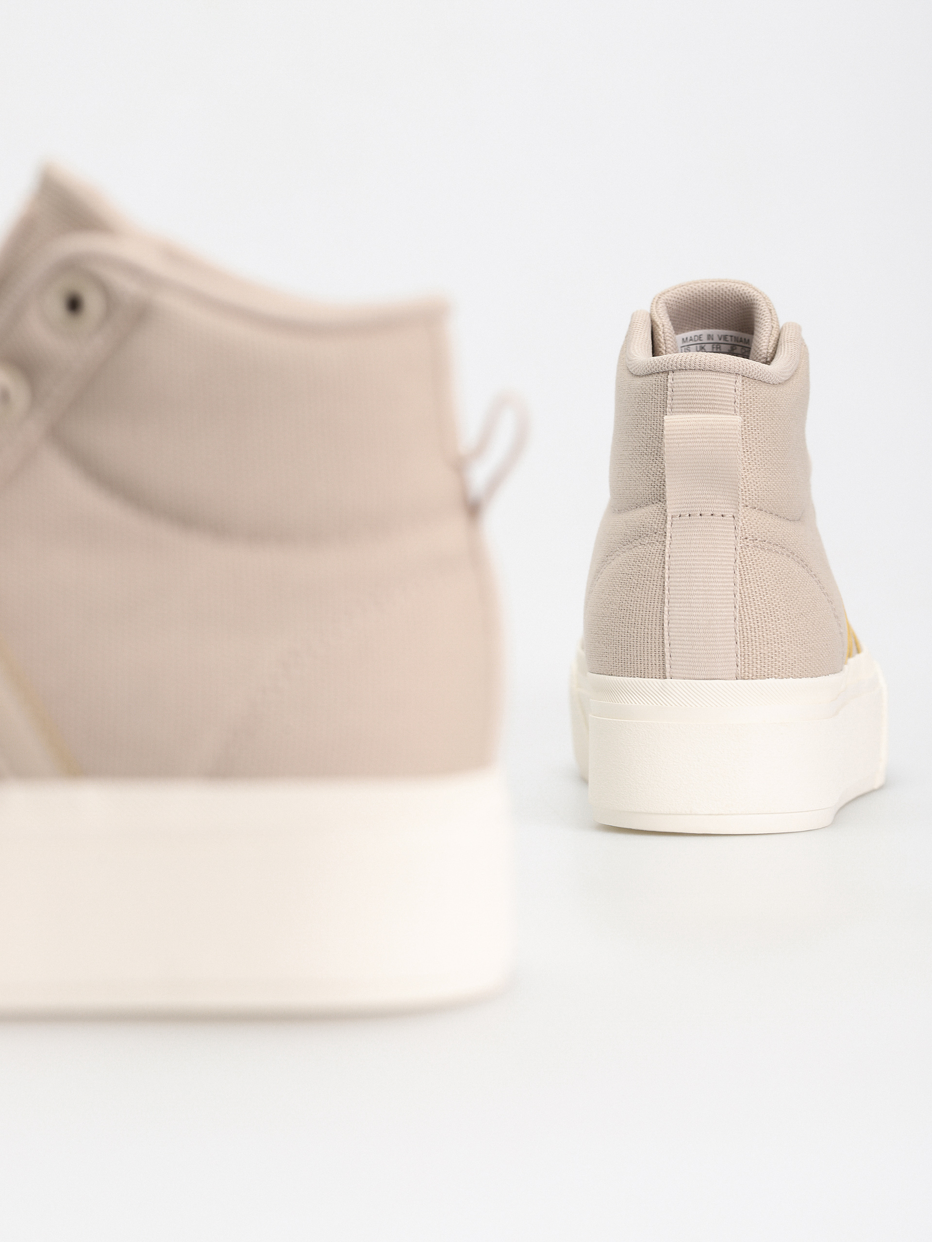 adidas Originals Bravada 2.0 Mid Platform Shoes Wmn (wonbei/wonbei/owhite)