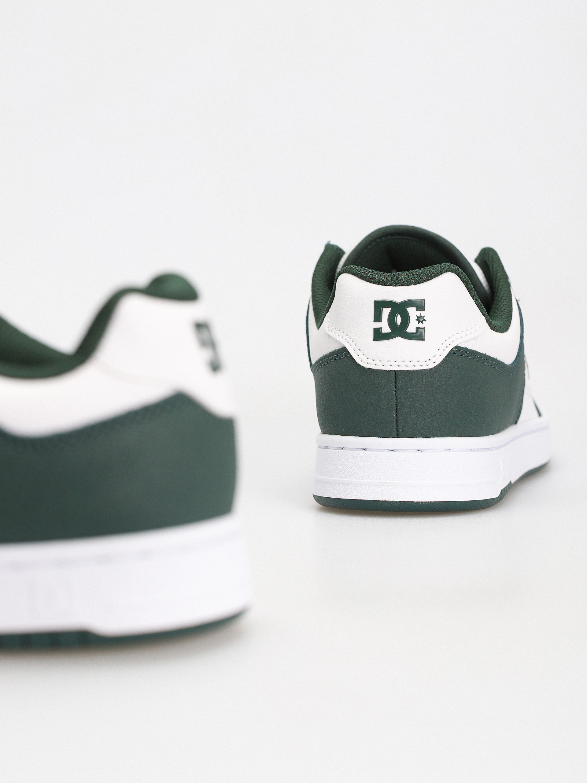 DC Manteca 4 Shoes (white/dark olive)