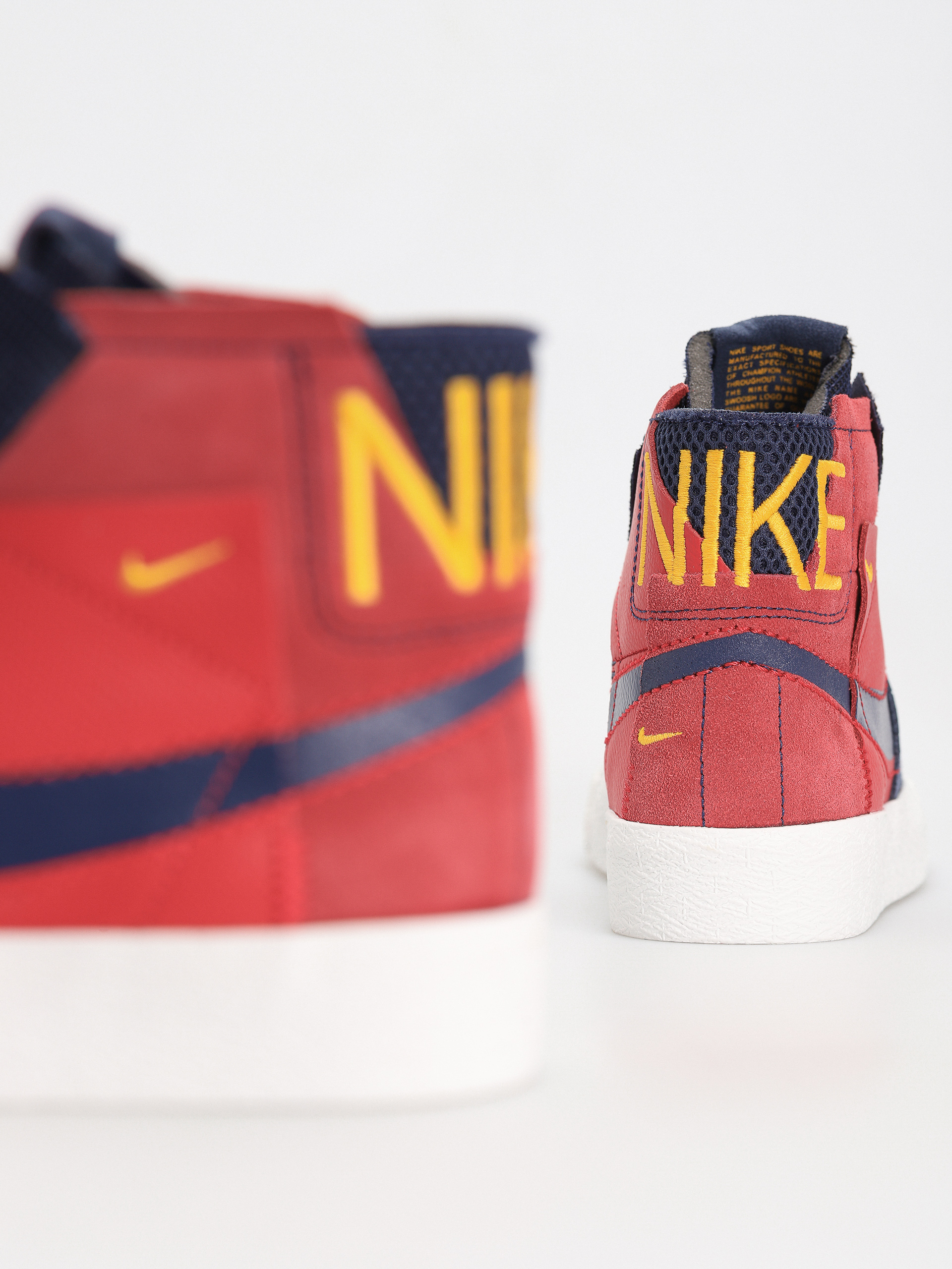 Nike SB Zoom Blazer Mid Prm Shoes (university red/midnight navy)