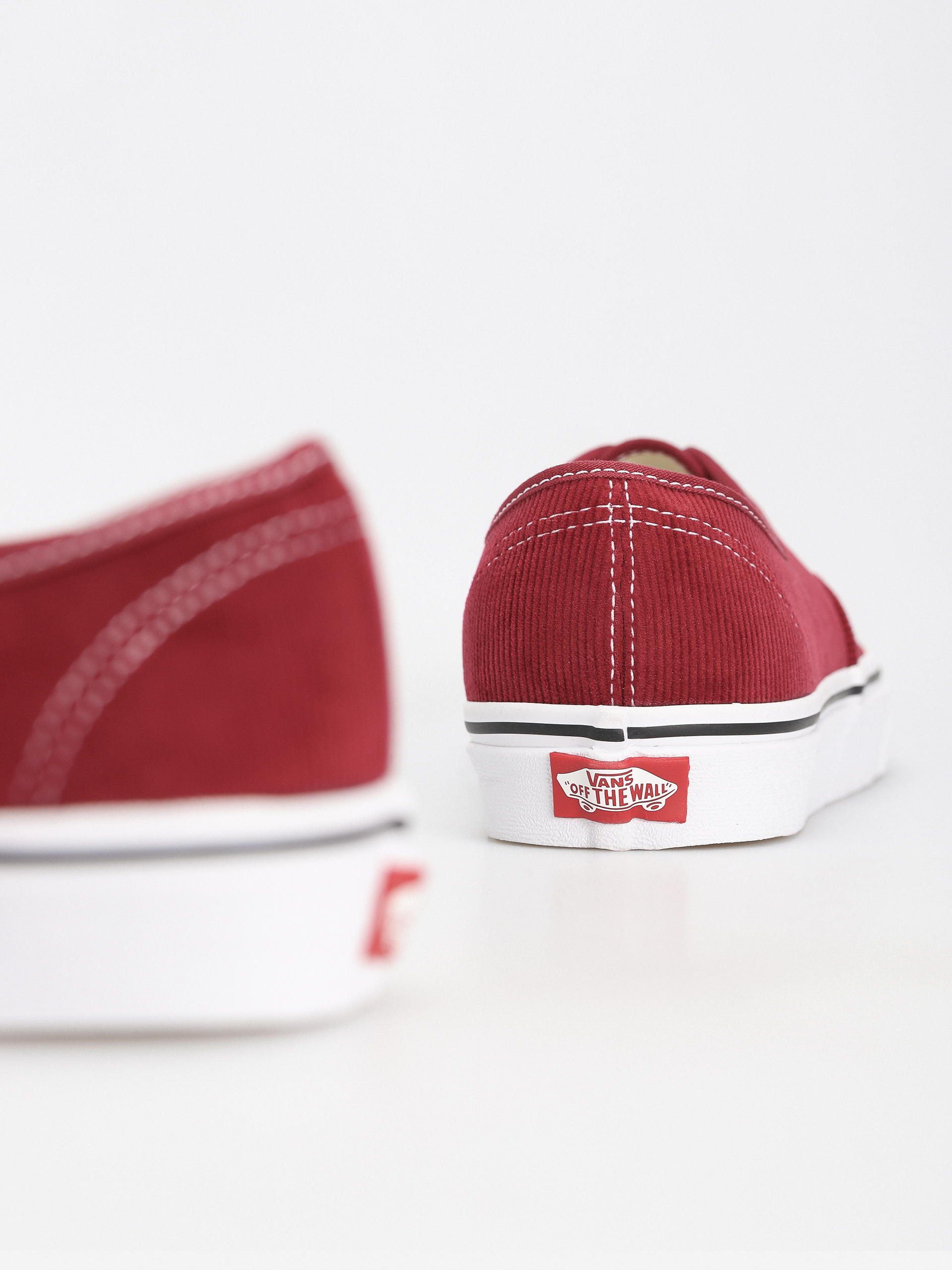 Vans Authentic Shoes (corduroy rumba red)