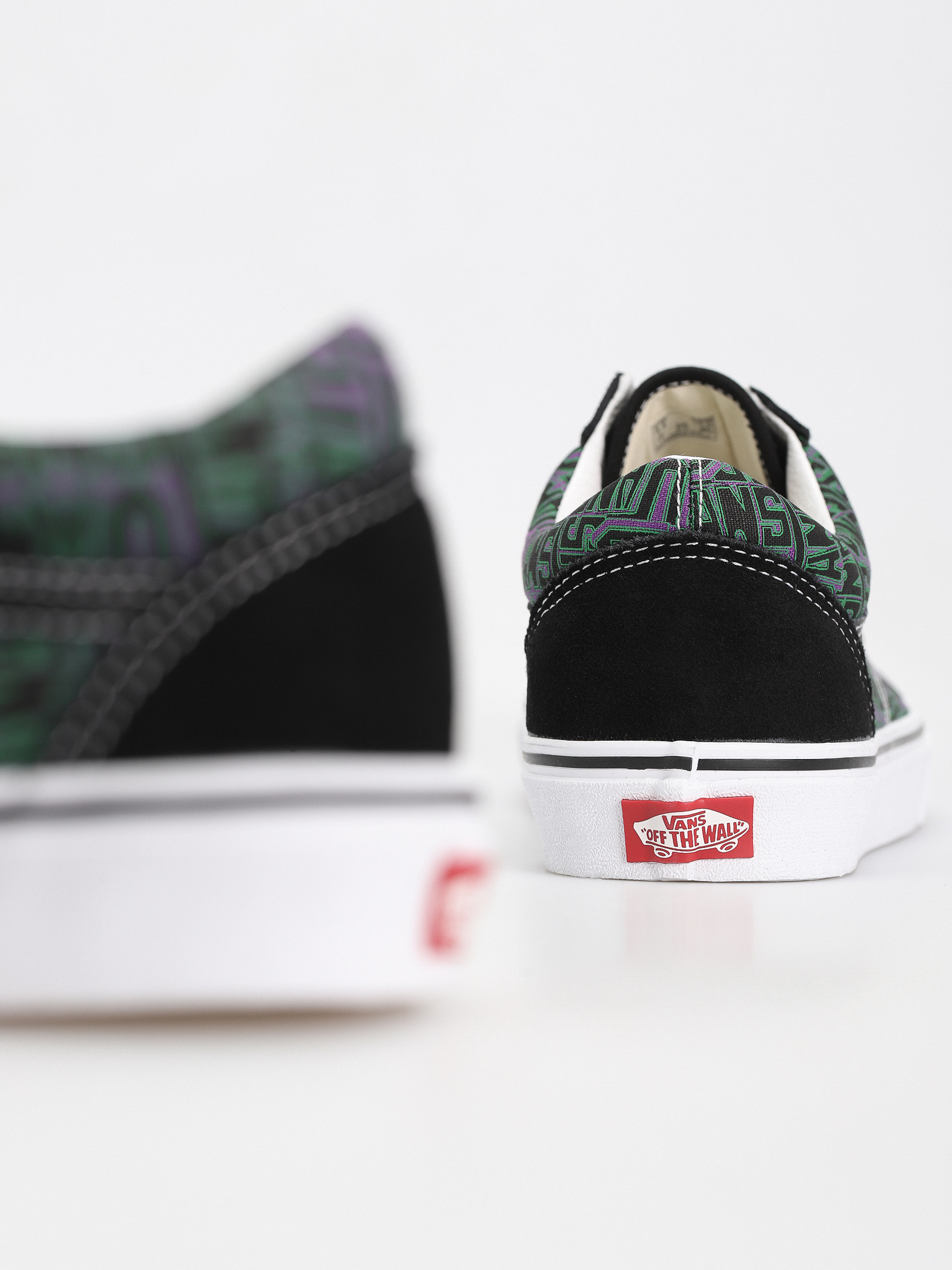 Vans Old Skool Shoes (black/purple)