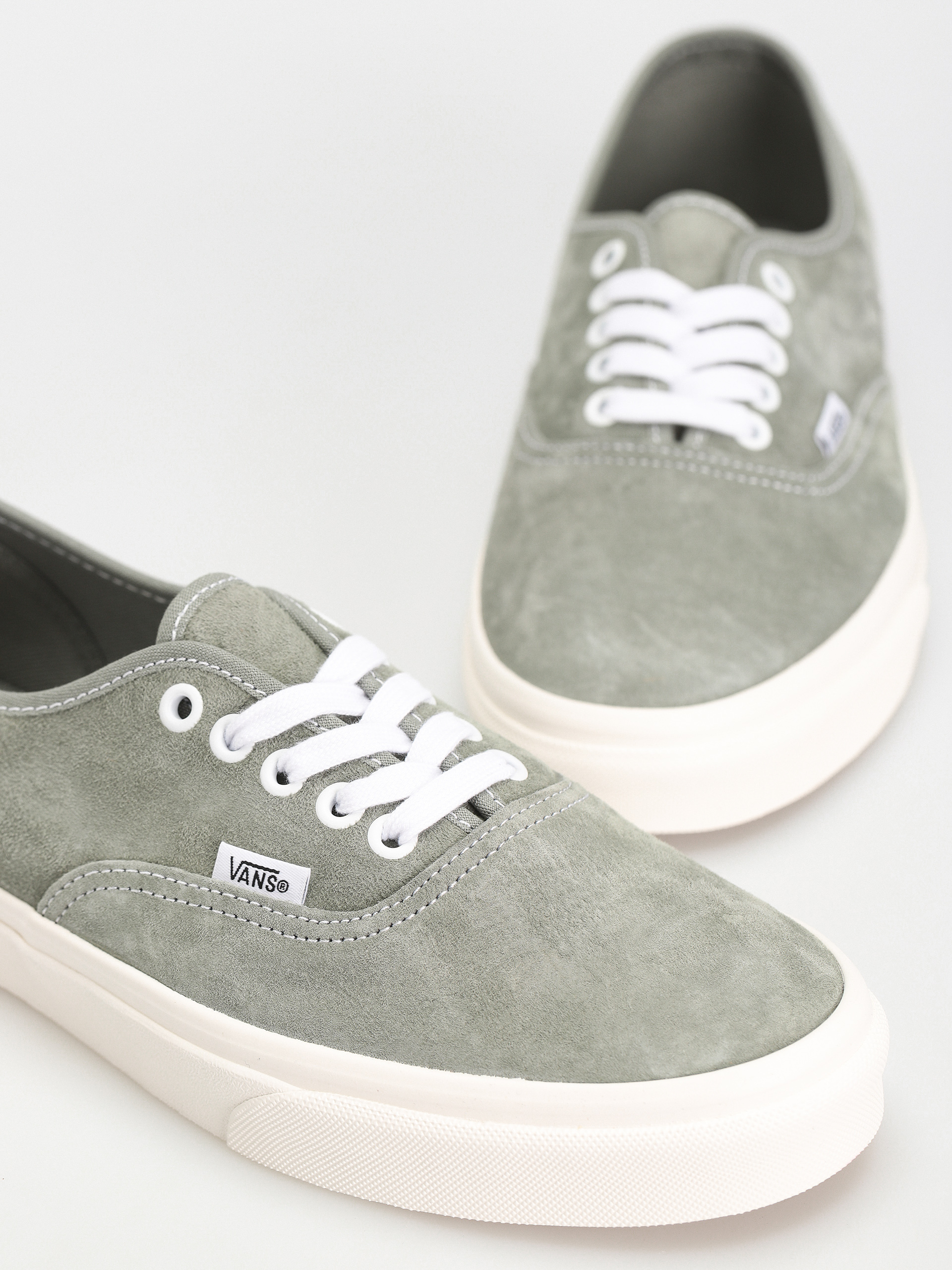 Vans Authentic Shoes (pig suede shadow)