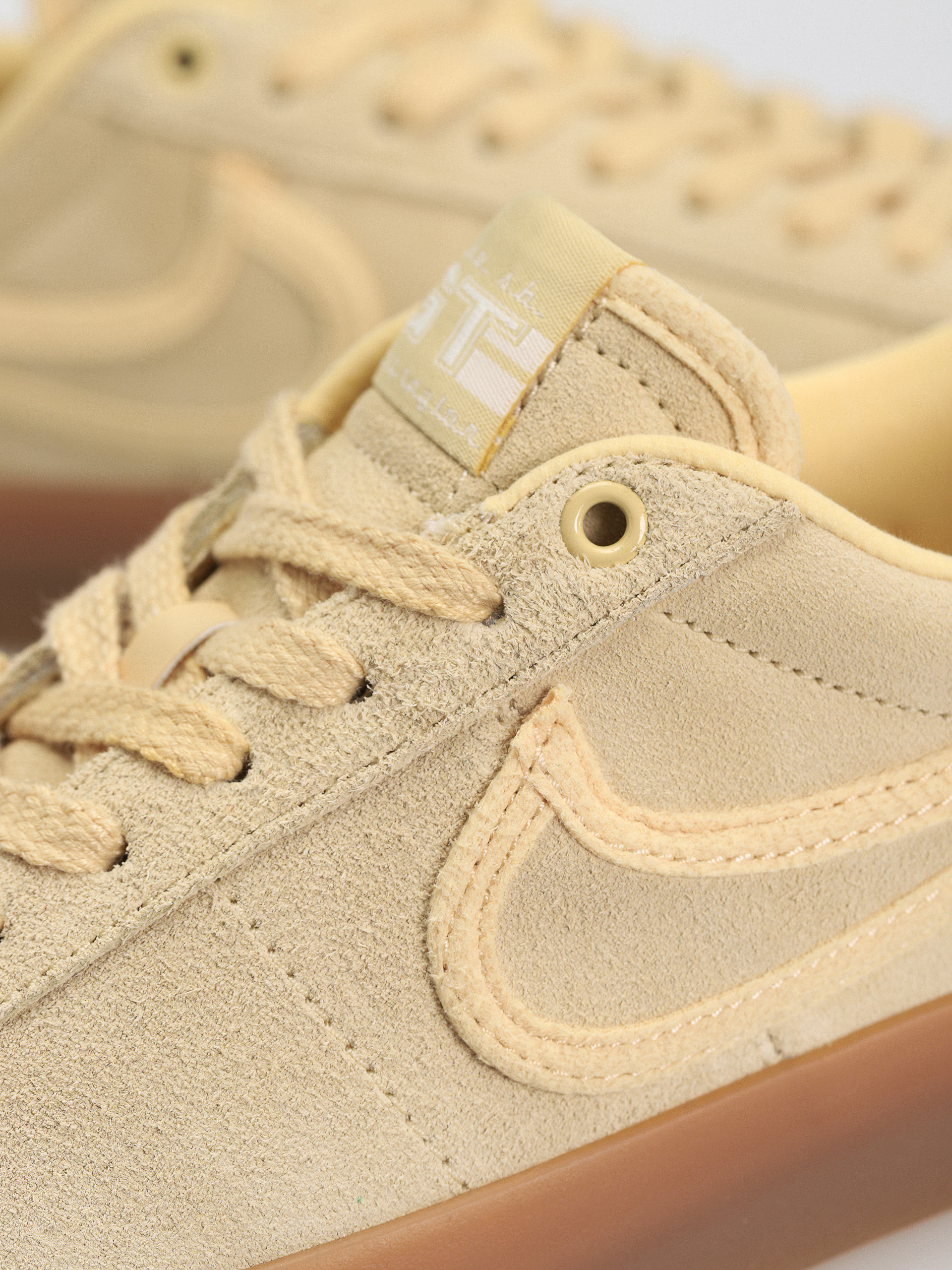 Nike SB Blazer Low Pro Gt Prm Shoes (pale vanilla/pale vanilla pale vanilla)