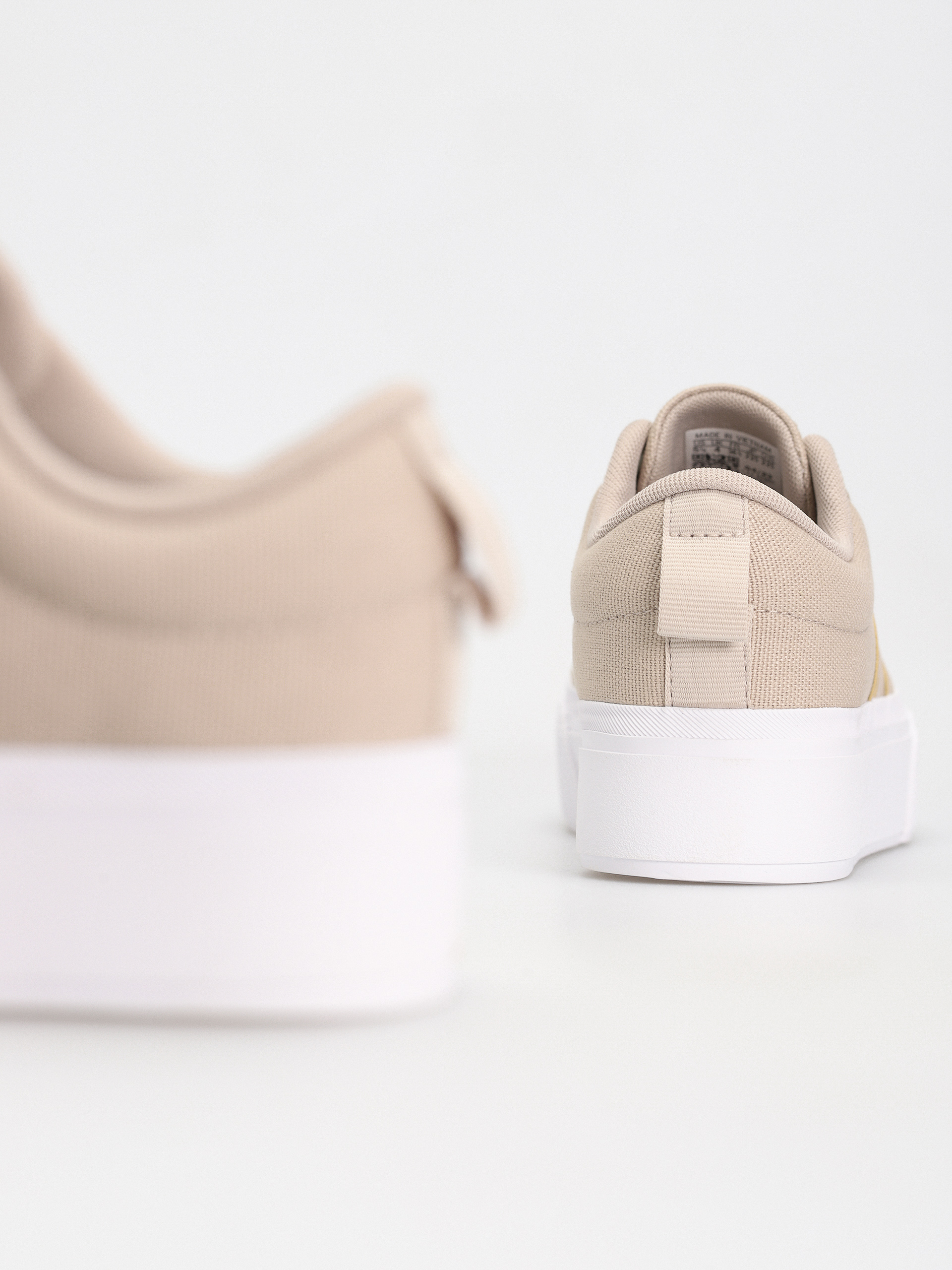 adidas Originals Bravada 2.0 Platform Shoes Wmn (wonbei/wonbei/ftwwht)