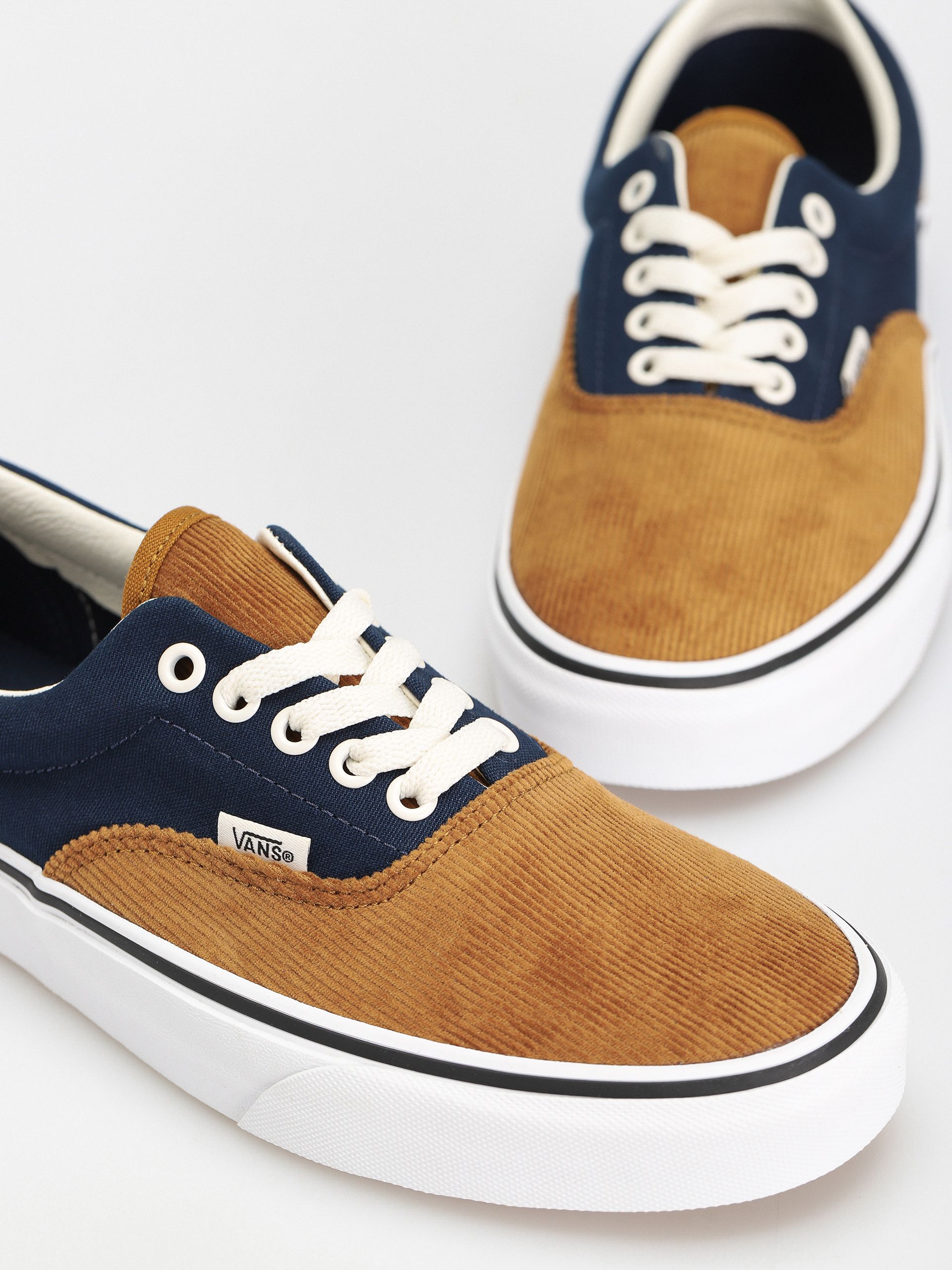 Vans Era Shoes (mini cord blue/brown)
