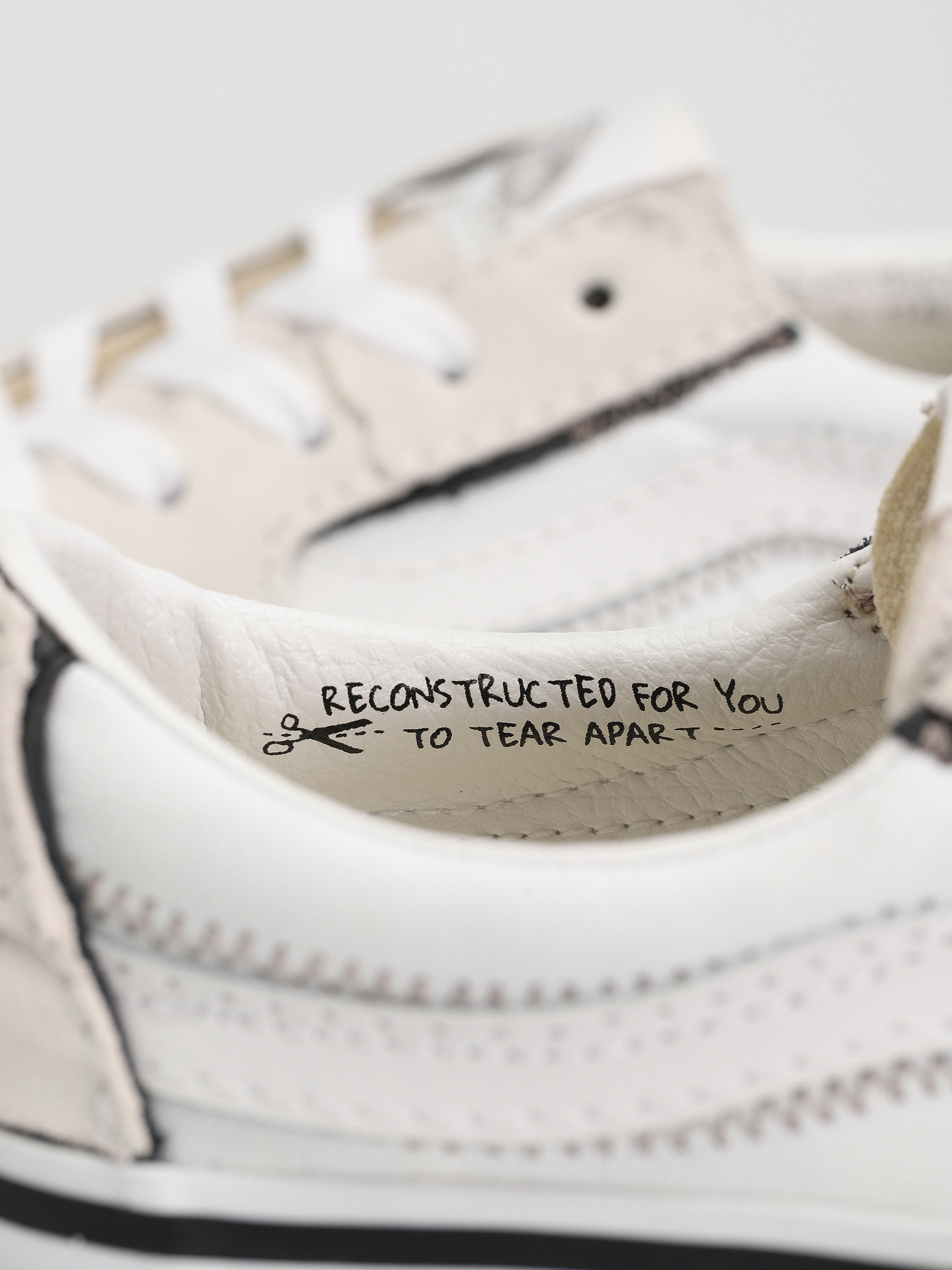 Vans Sk8 Low Reconstruct Shoes (true white)