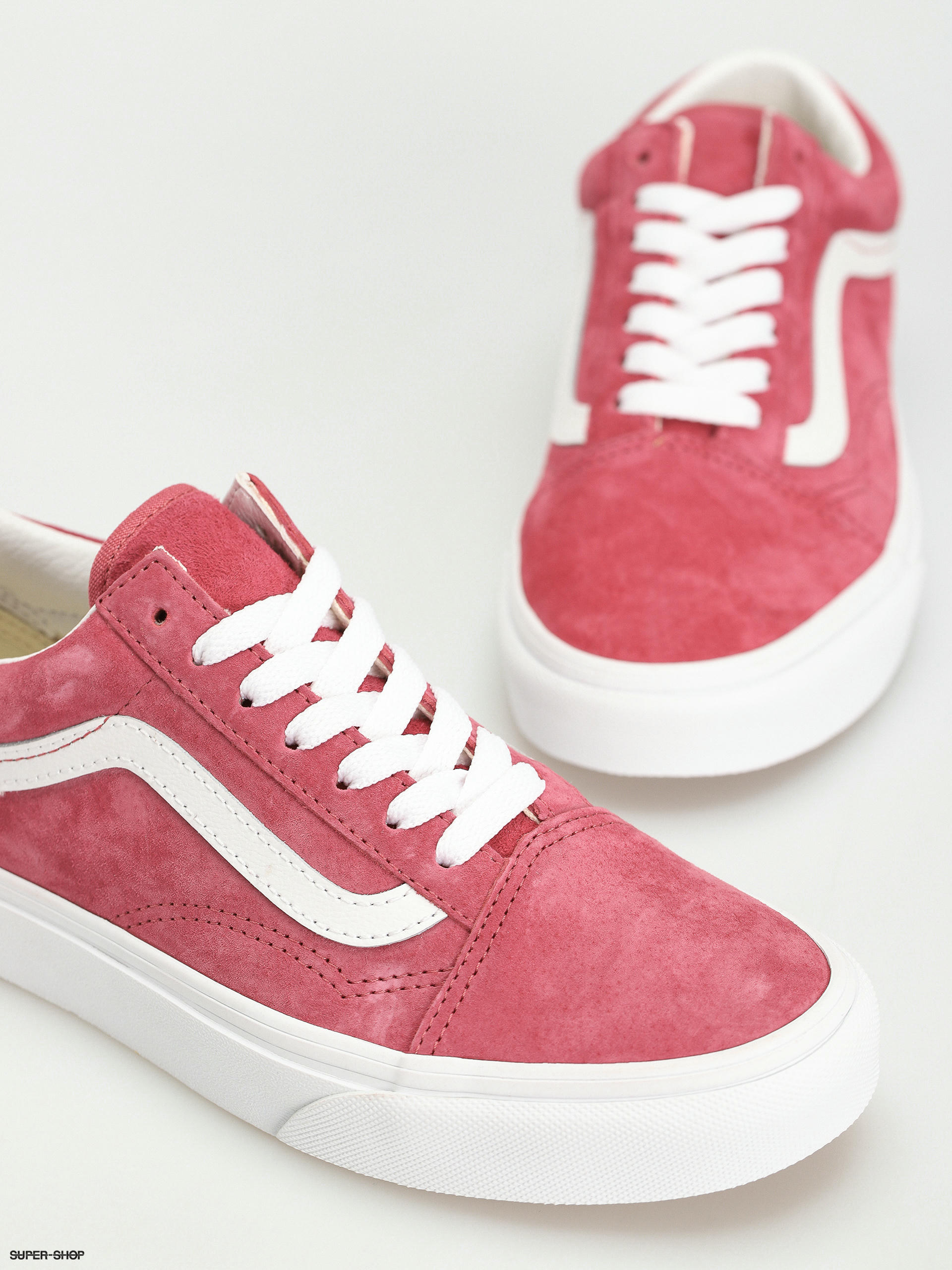 Pink pig best sale suede vans