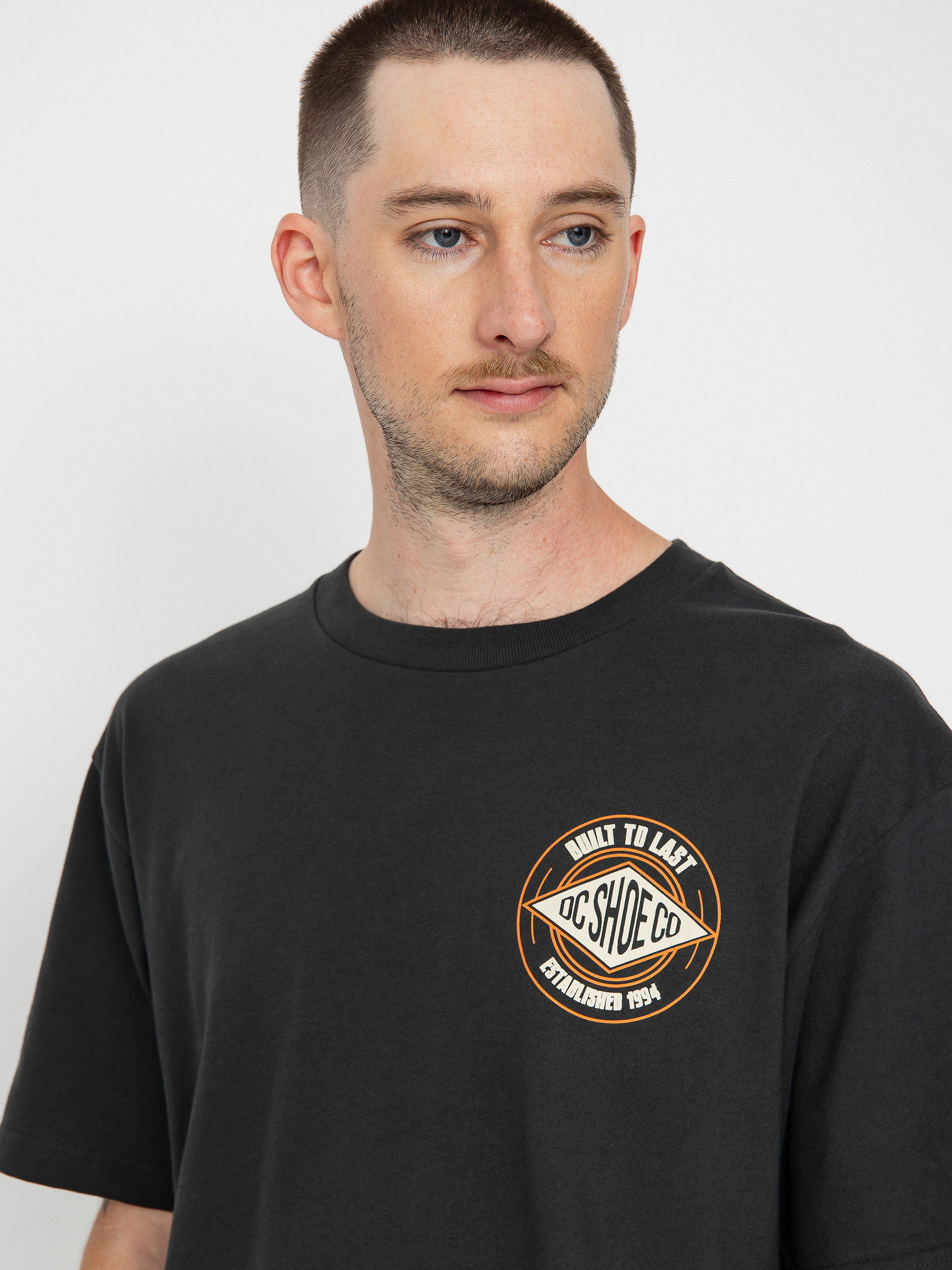 DC Built To Last T-shirt (pirate black)