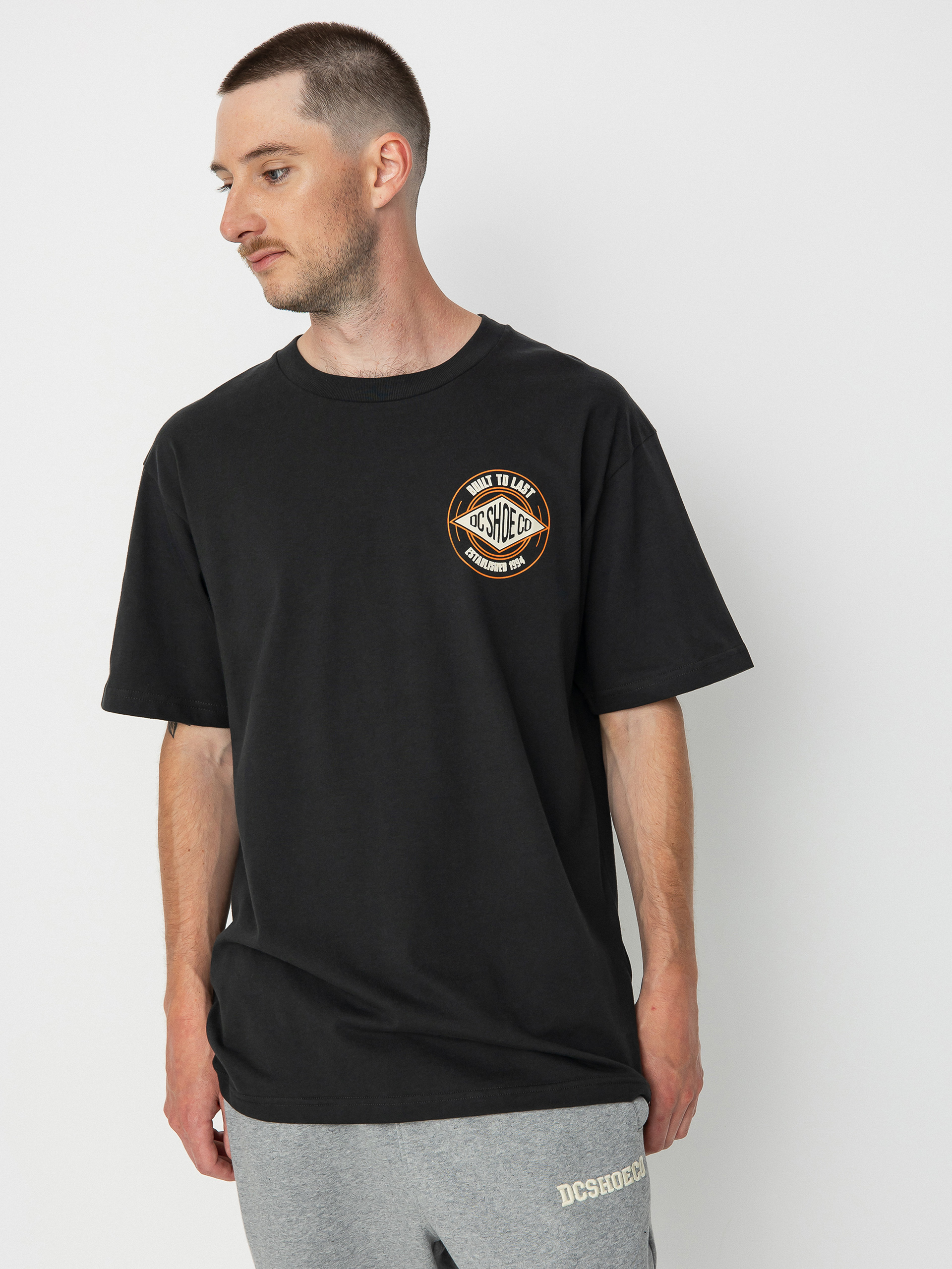 DC Built To Last T-shirt (pirate black)