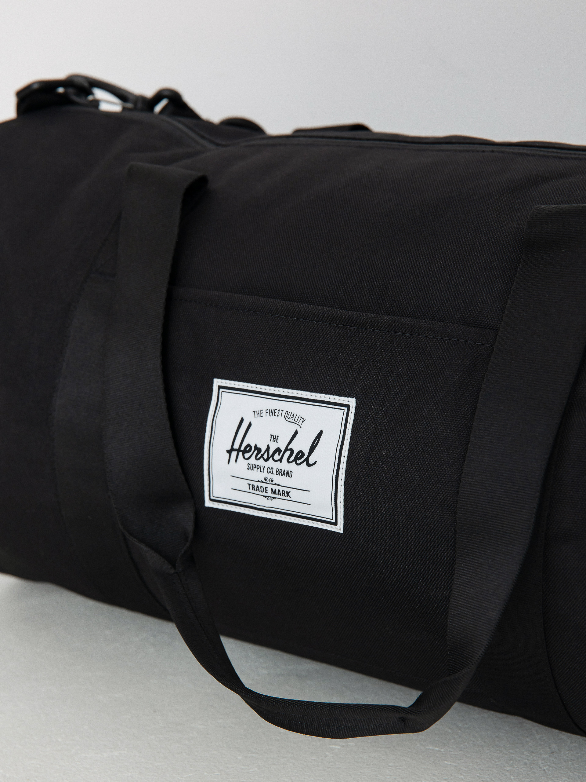 Herschel Supply Co. Classic Gym Bag Bag (black)