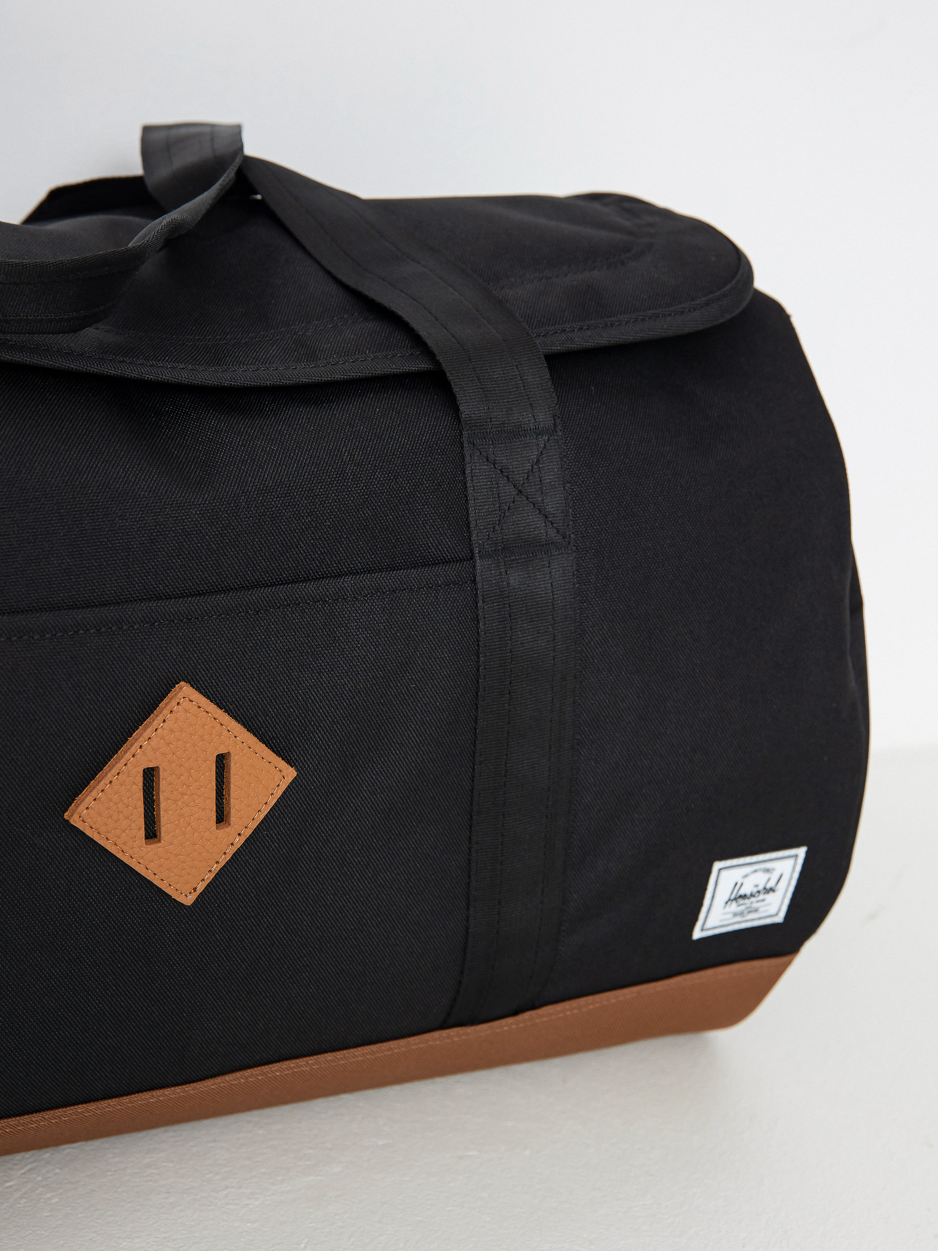 Herschel Supply Co. Heritage Duffle Tasche (black/saddle brown)