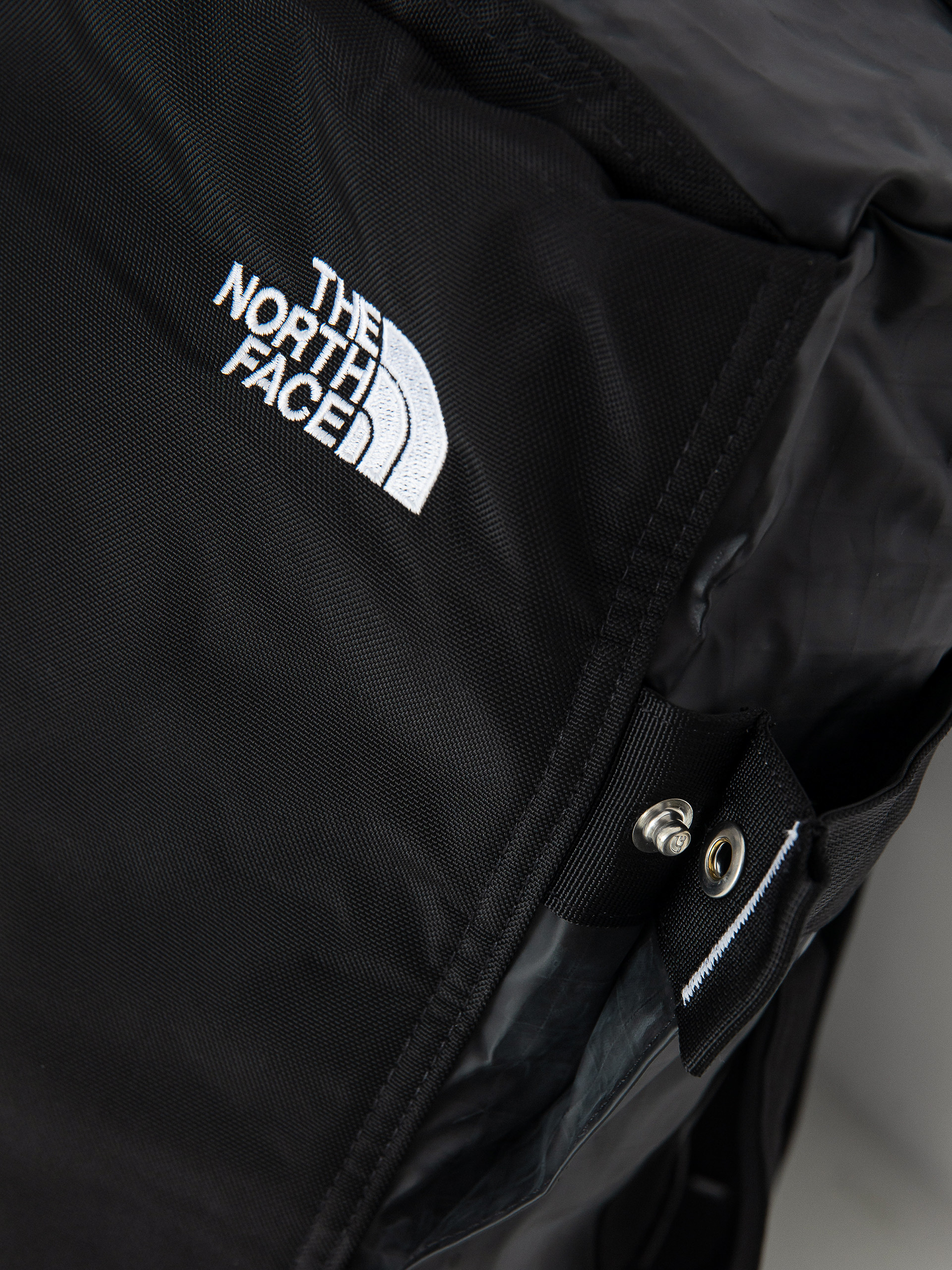 The North Face Base Camp Voyager Duffel 32L Bag (tnf black/tnf white)