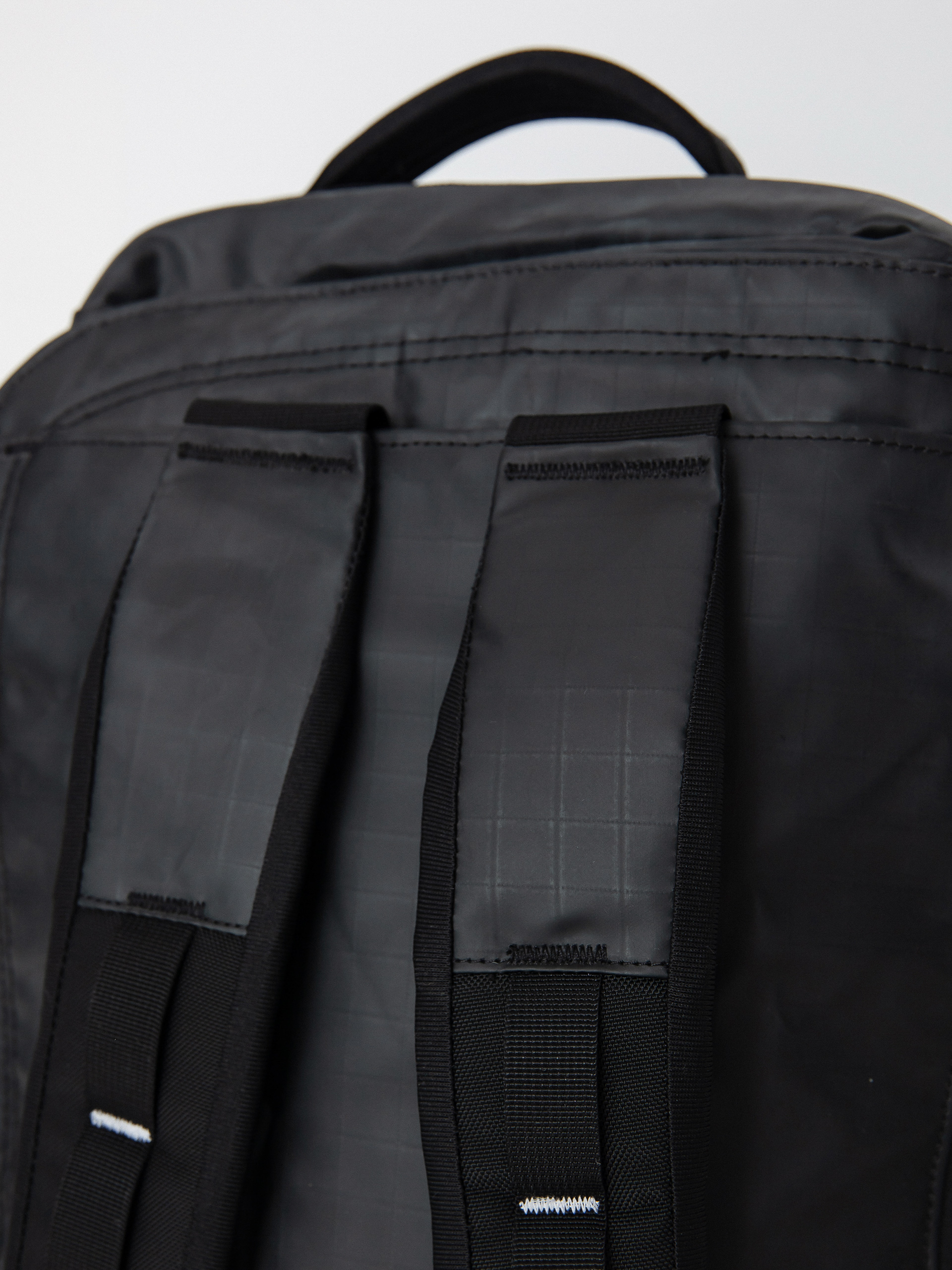 The North Face Base Camp Voyager Duffel 32L Bag (tnf black/tnf white)