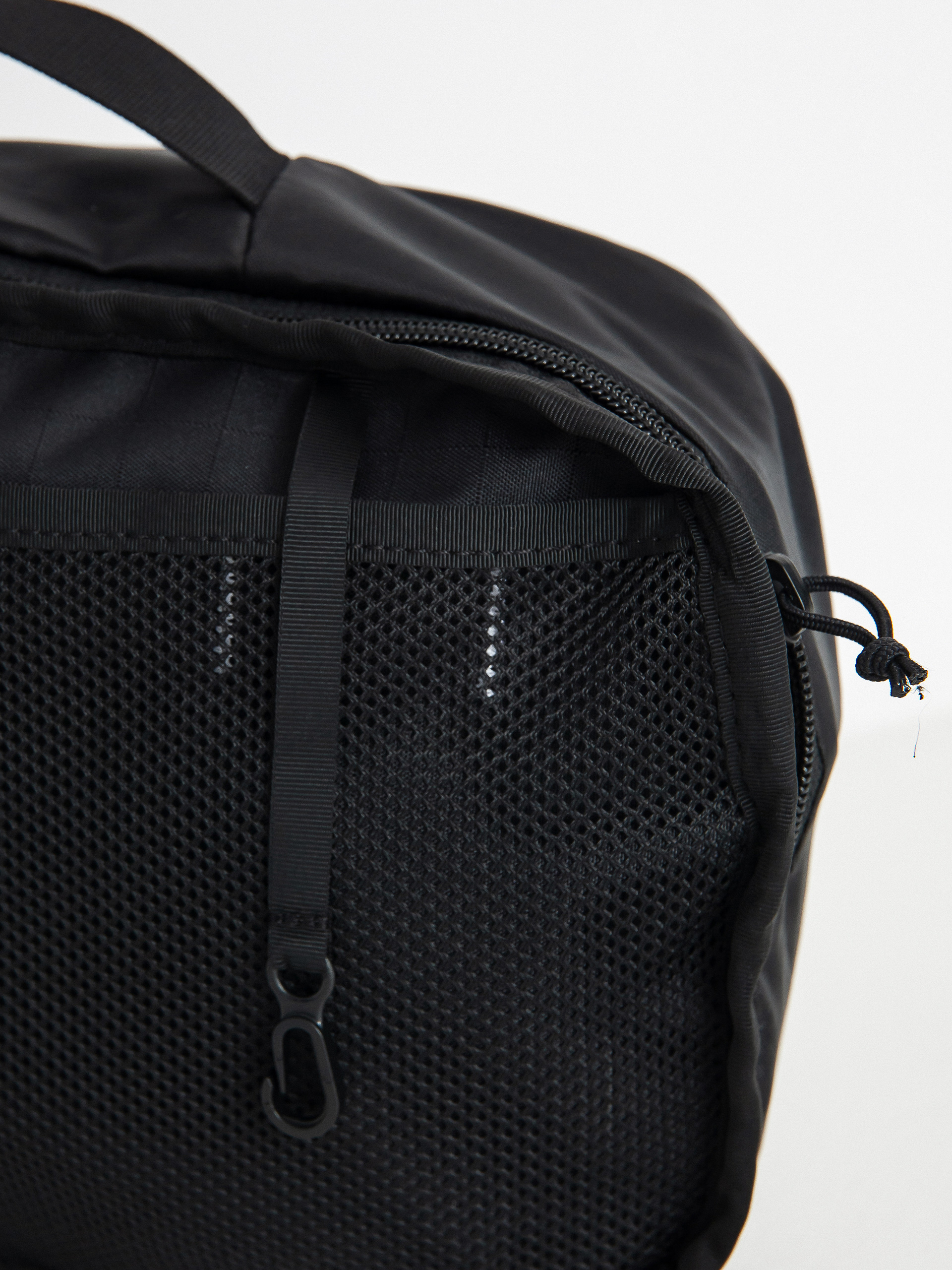 The North Face Base Camp Voyager Duffel 32L Bag (tnf black/tnf white)