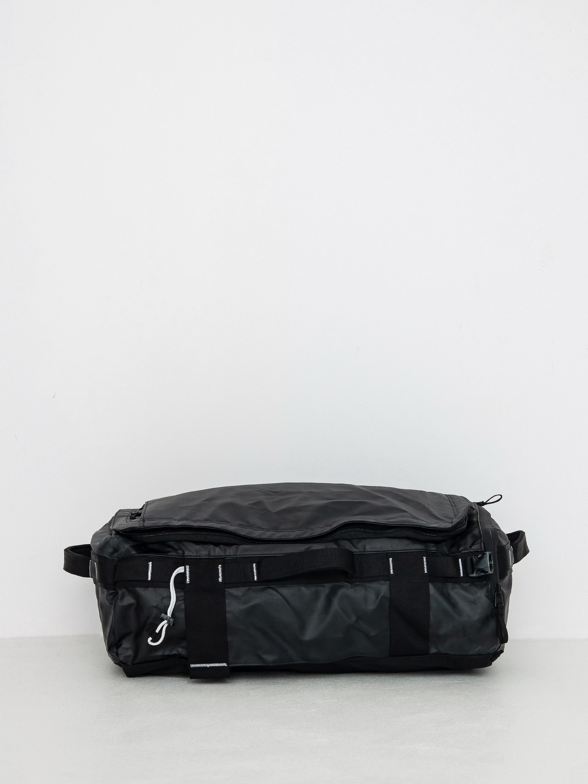 The North Face Base Camp Voyager Duffel 32L Bag (tnf black/tnf white)