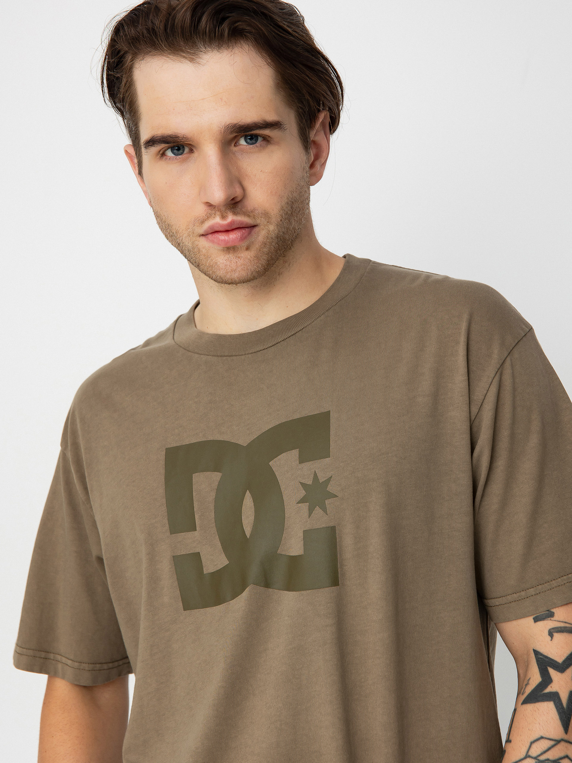 DC Star Pigment Dye T-shirt (capers enzyme wash)