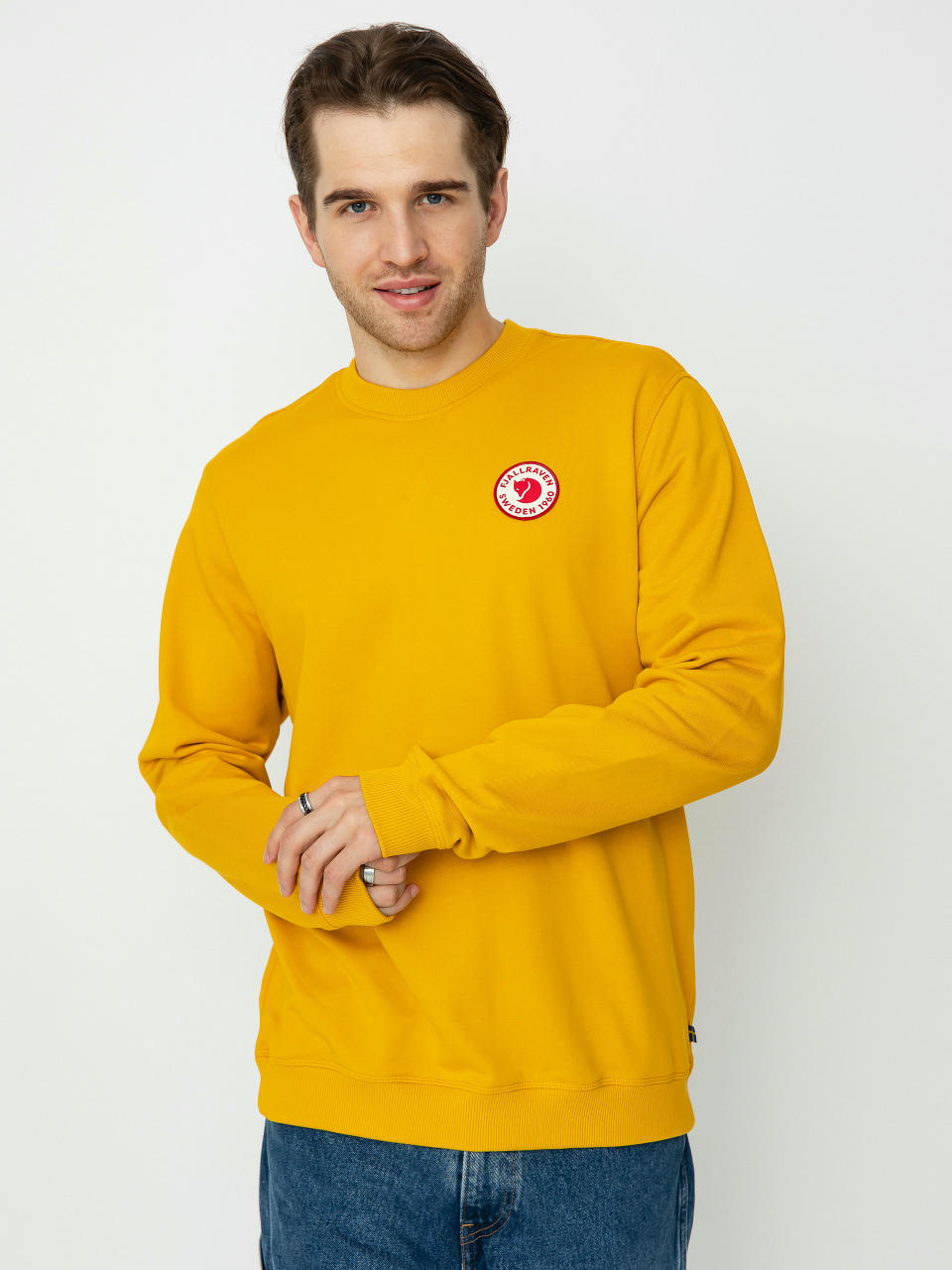 Fjallraven 1960 Logo Badge Sweatshirt (mustard yellow)