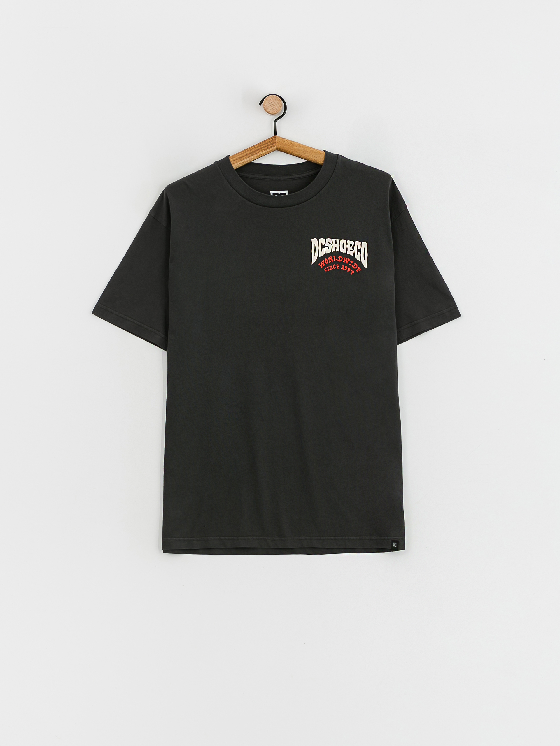 DC Defiant T-shirt (pirate black enzyme)