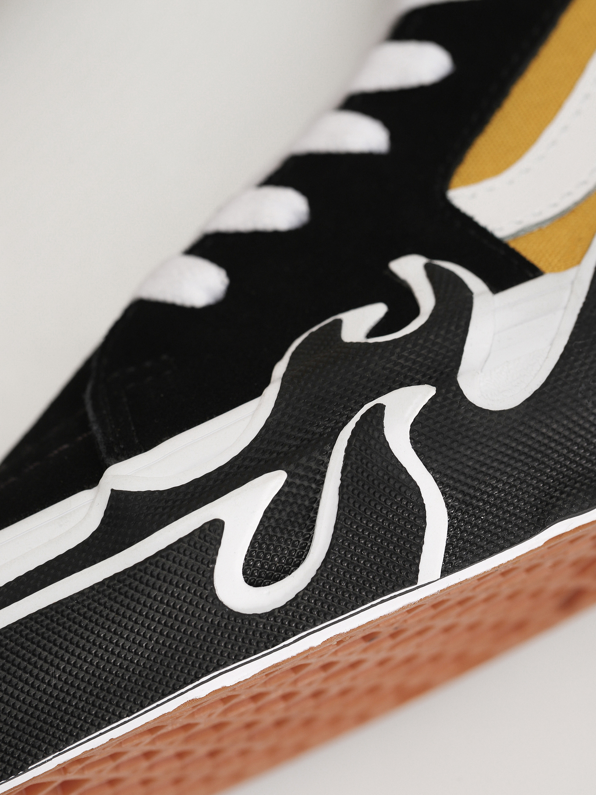 Vans Sk8 Hi Flame Schuhe (black/yellow)