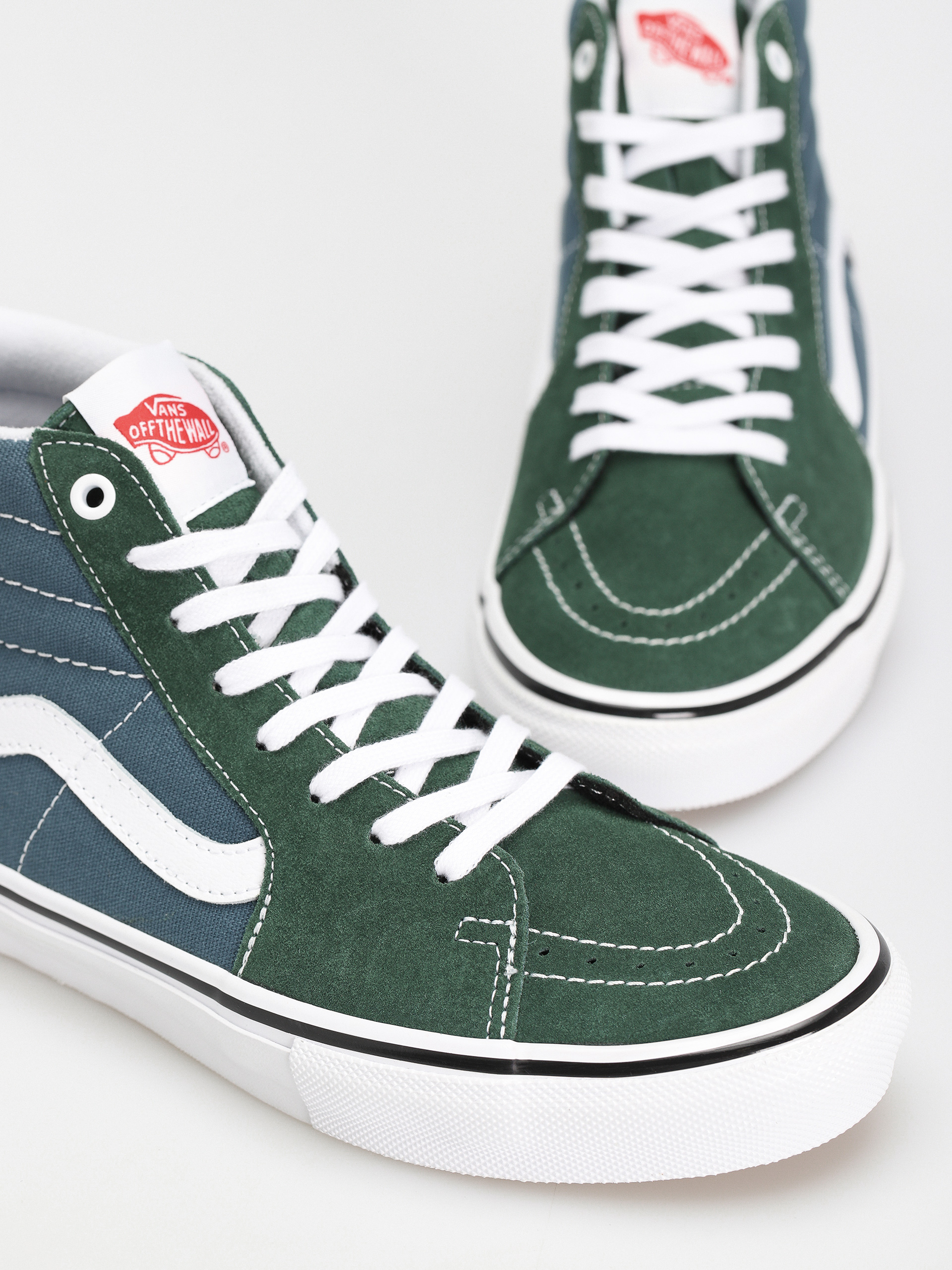 Vans Skate Sk8 Hi Shoes (mountain view)
