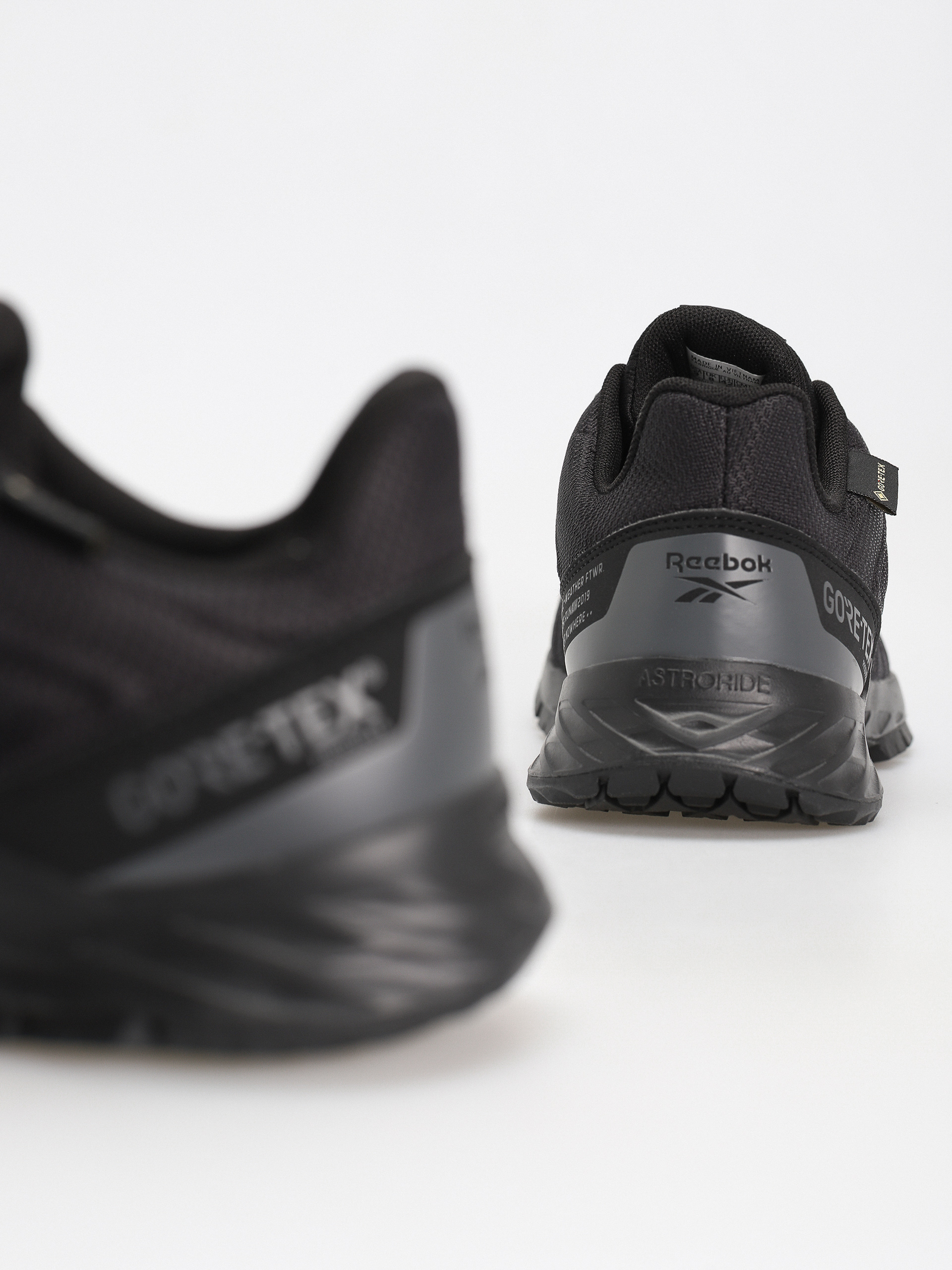 Reebok gore tex hot sale running shoes