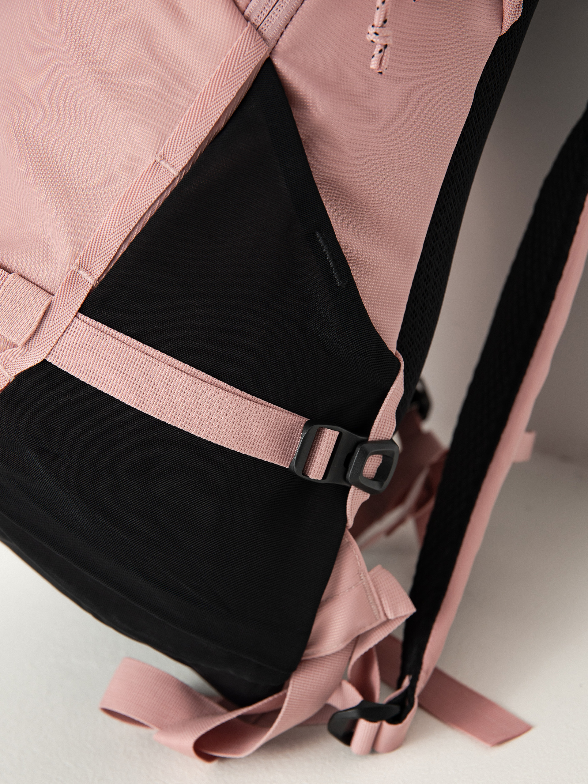 Burton Day Hiker 22L Rucksack (powder blush)