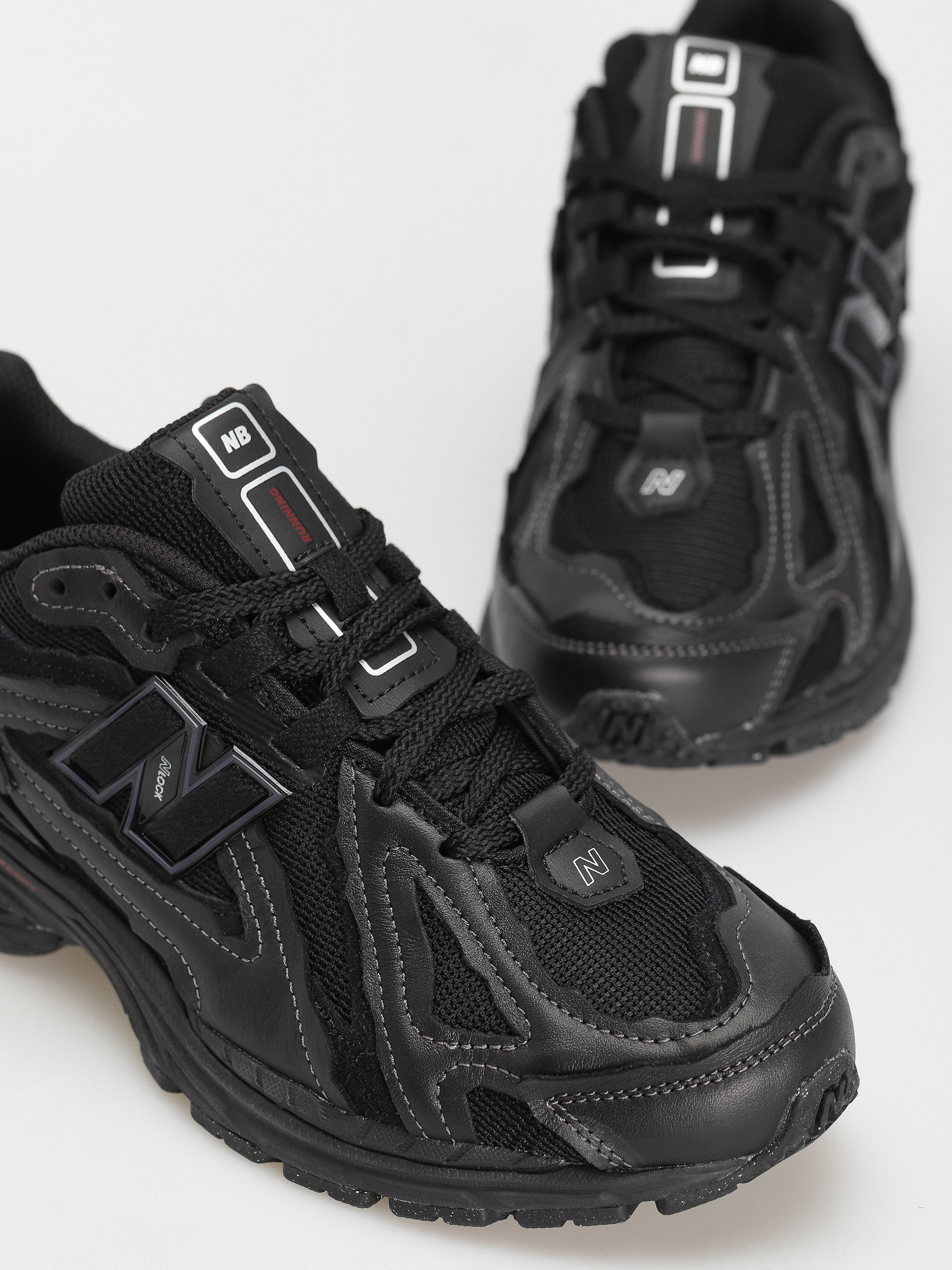 New Balance 1906 Shoes (black)