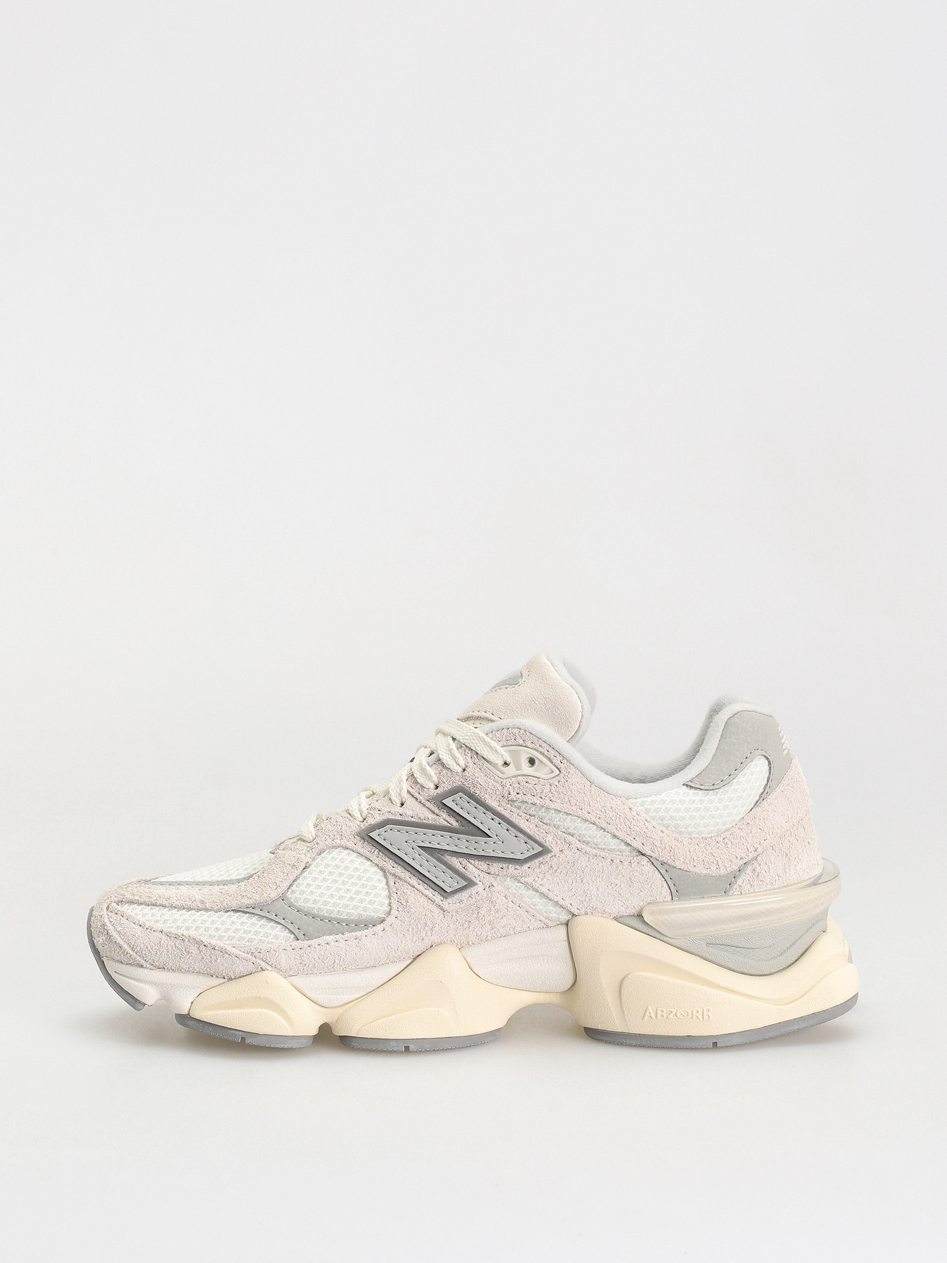 New Balance 9060 Shoes (sea salt)