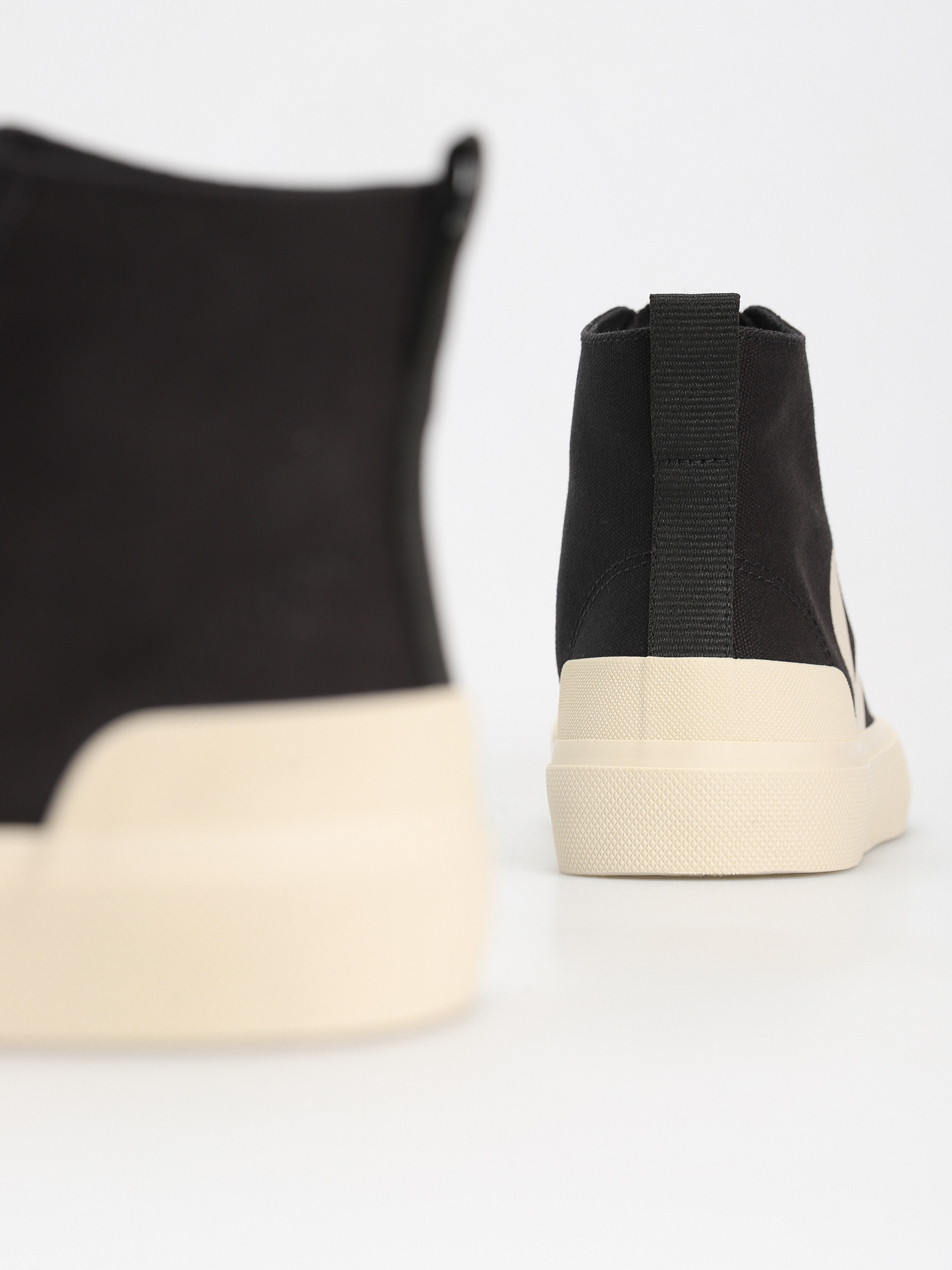 Veja Wata II Canvas Shoes Wmn (black pierre)
