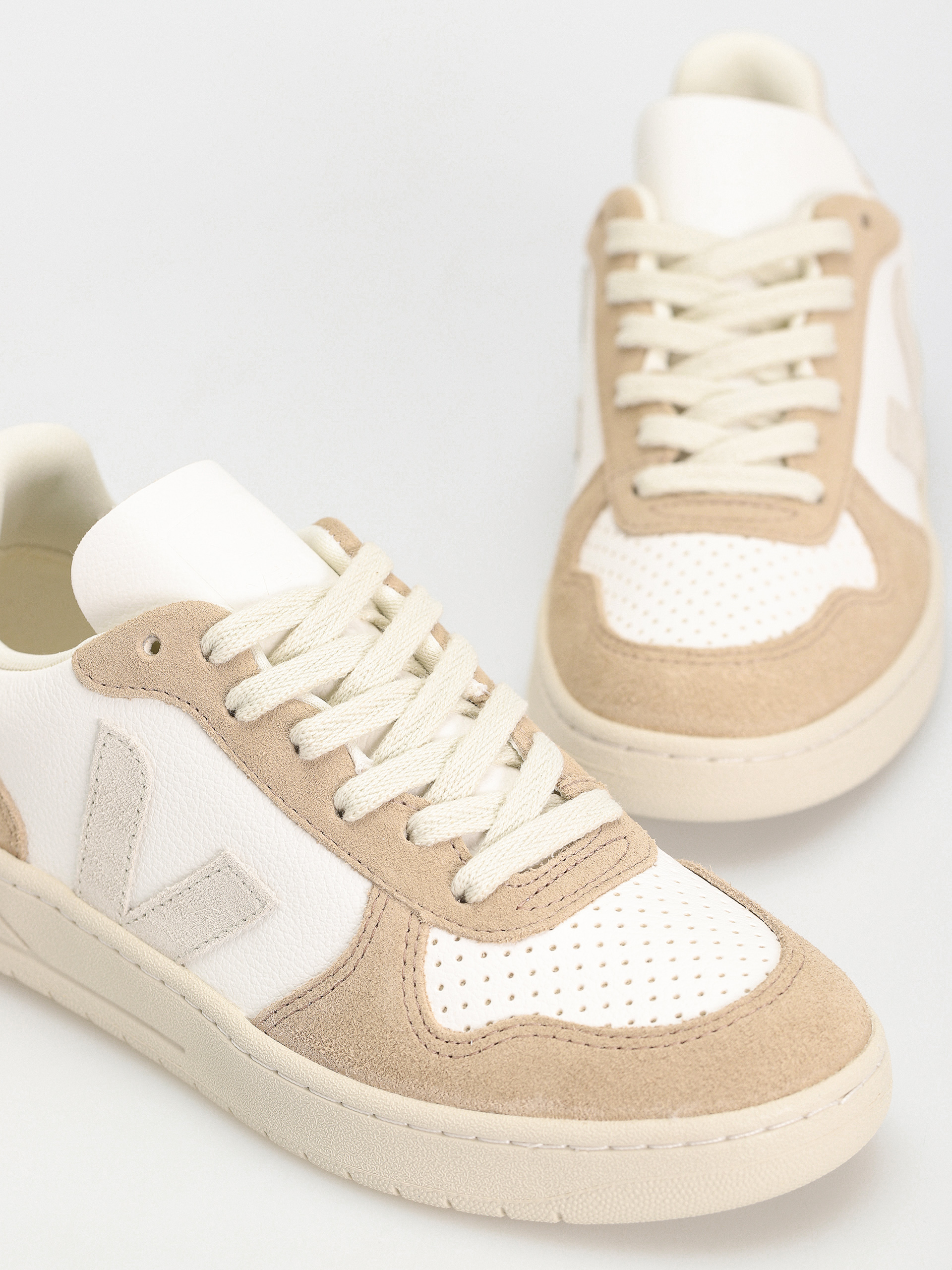 Veja V-10 Schuhe Wmn (extra white natural sahara)